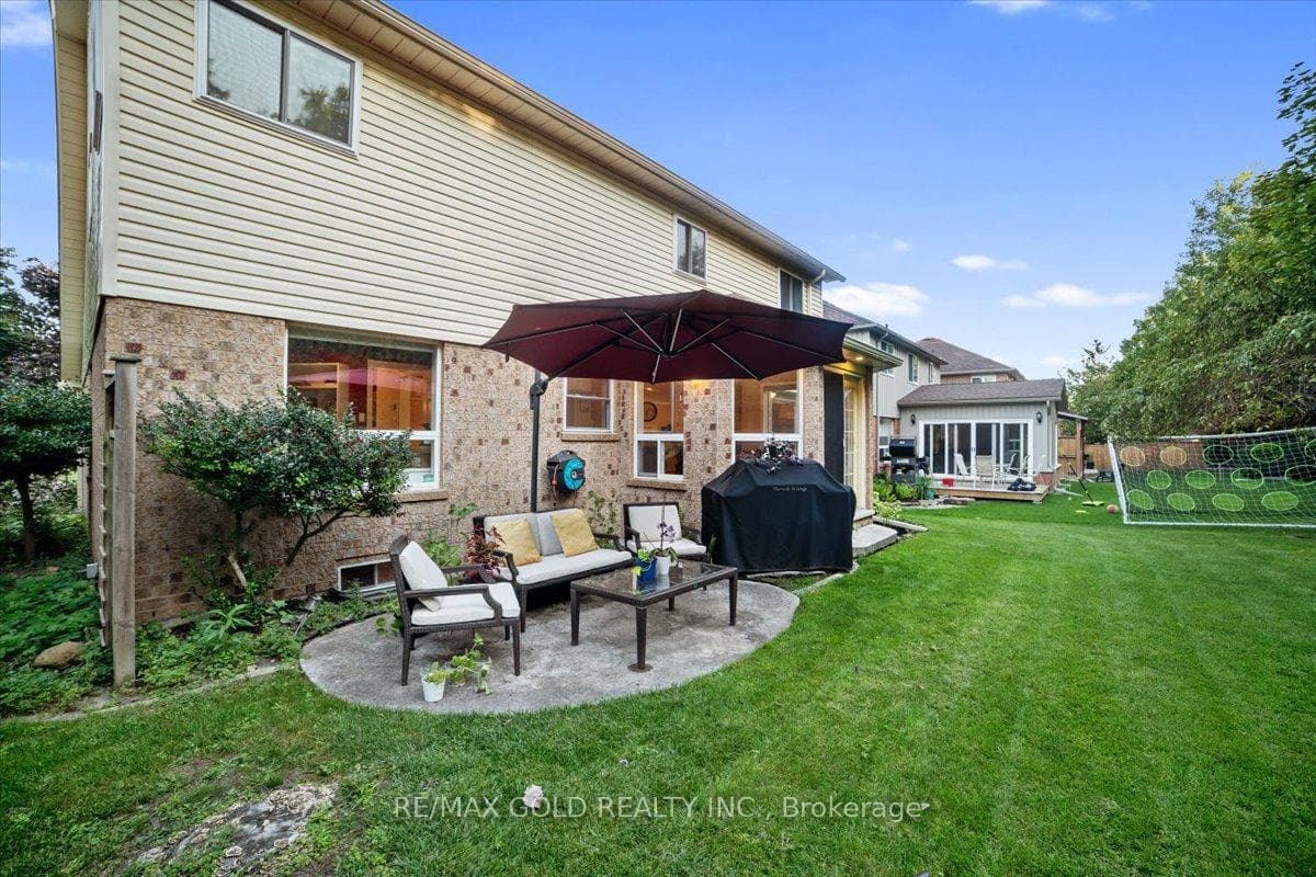 15 Canning Crescent photo 36