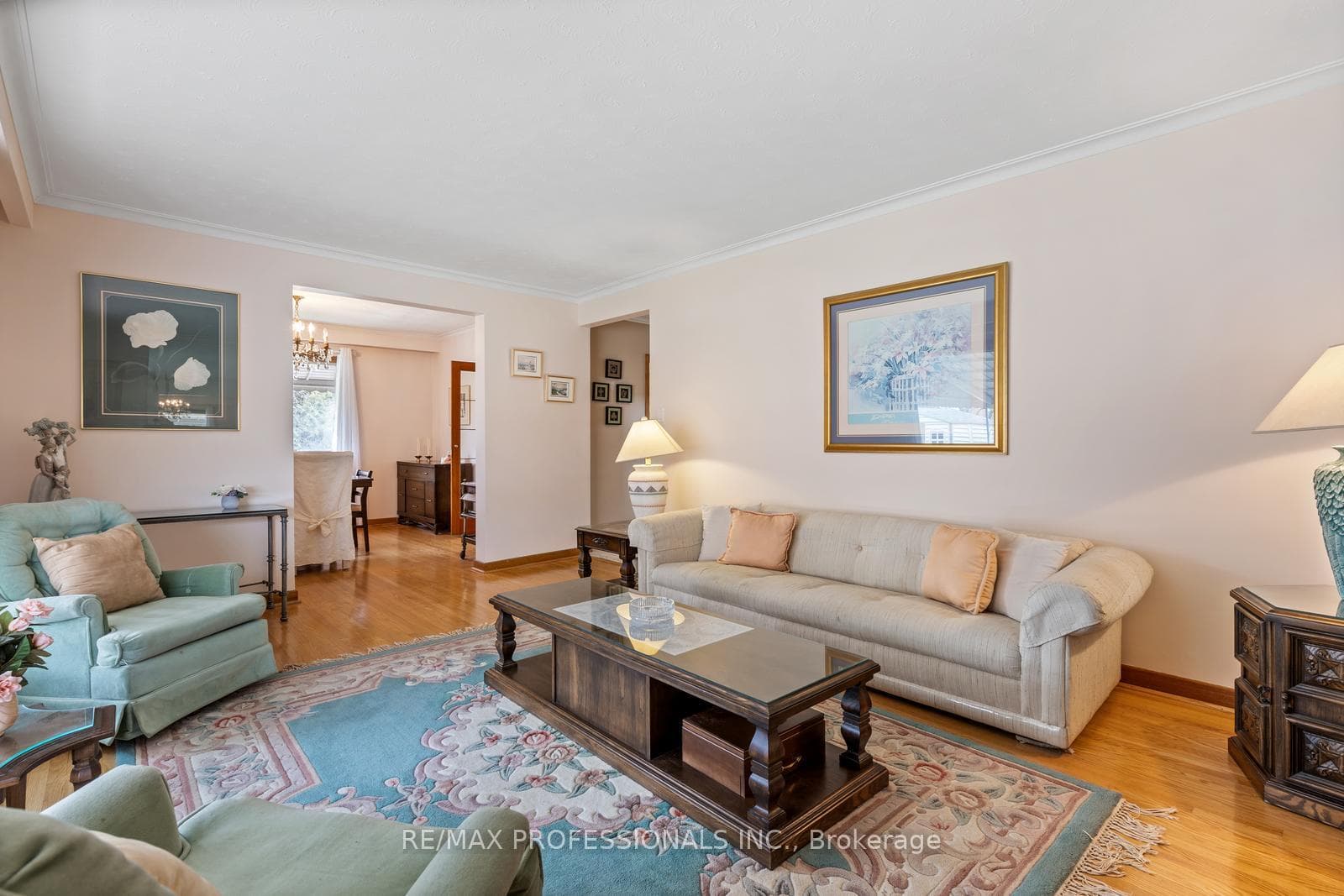 426 Renforth Drive photo 9