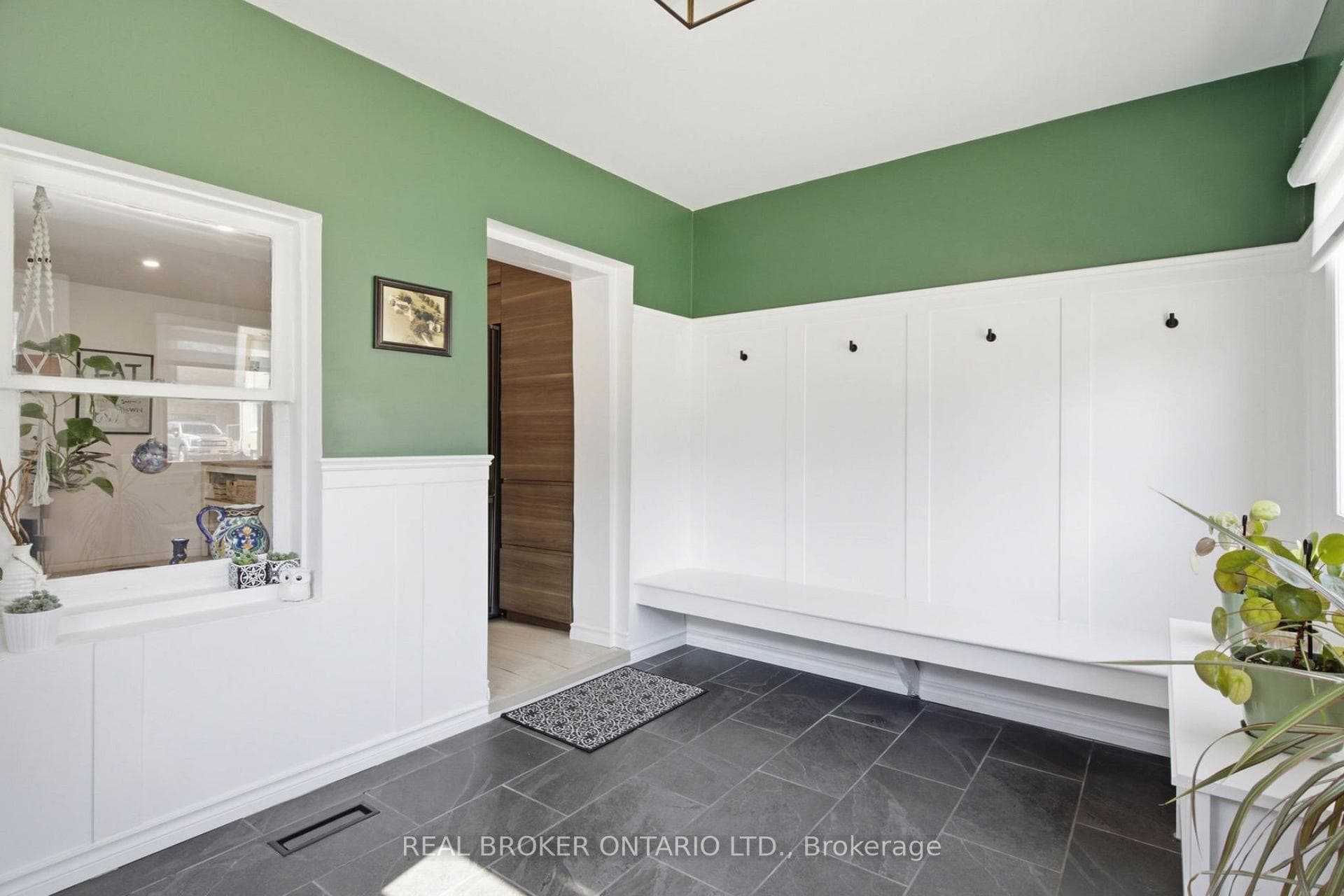 520 Elma Street photo 16