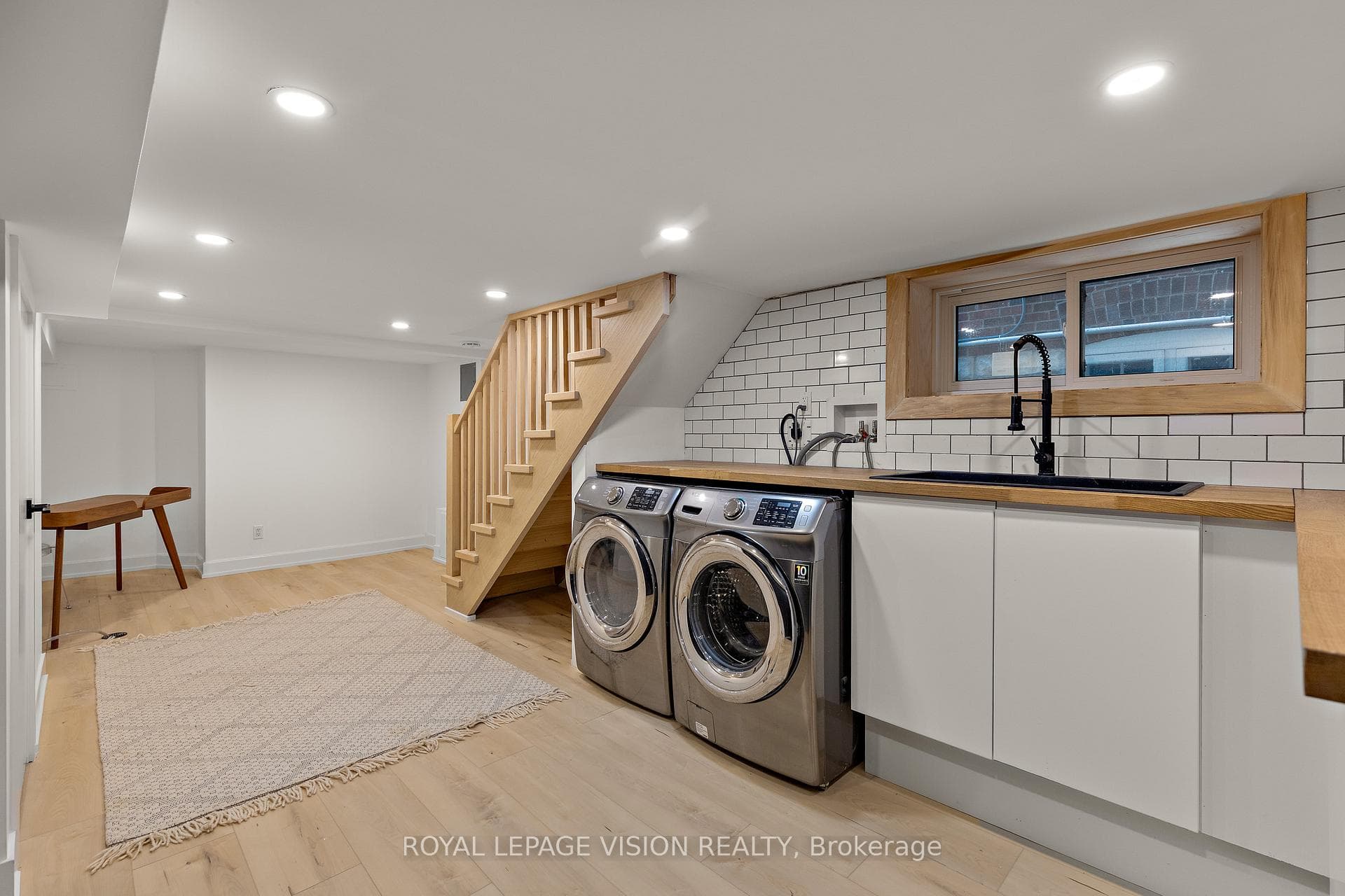 221 Bedford Park Avenue photo 37