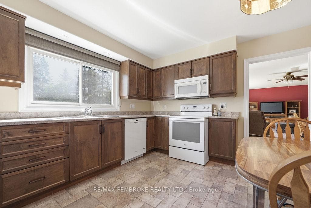 92 Ken Avenue photo 15