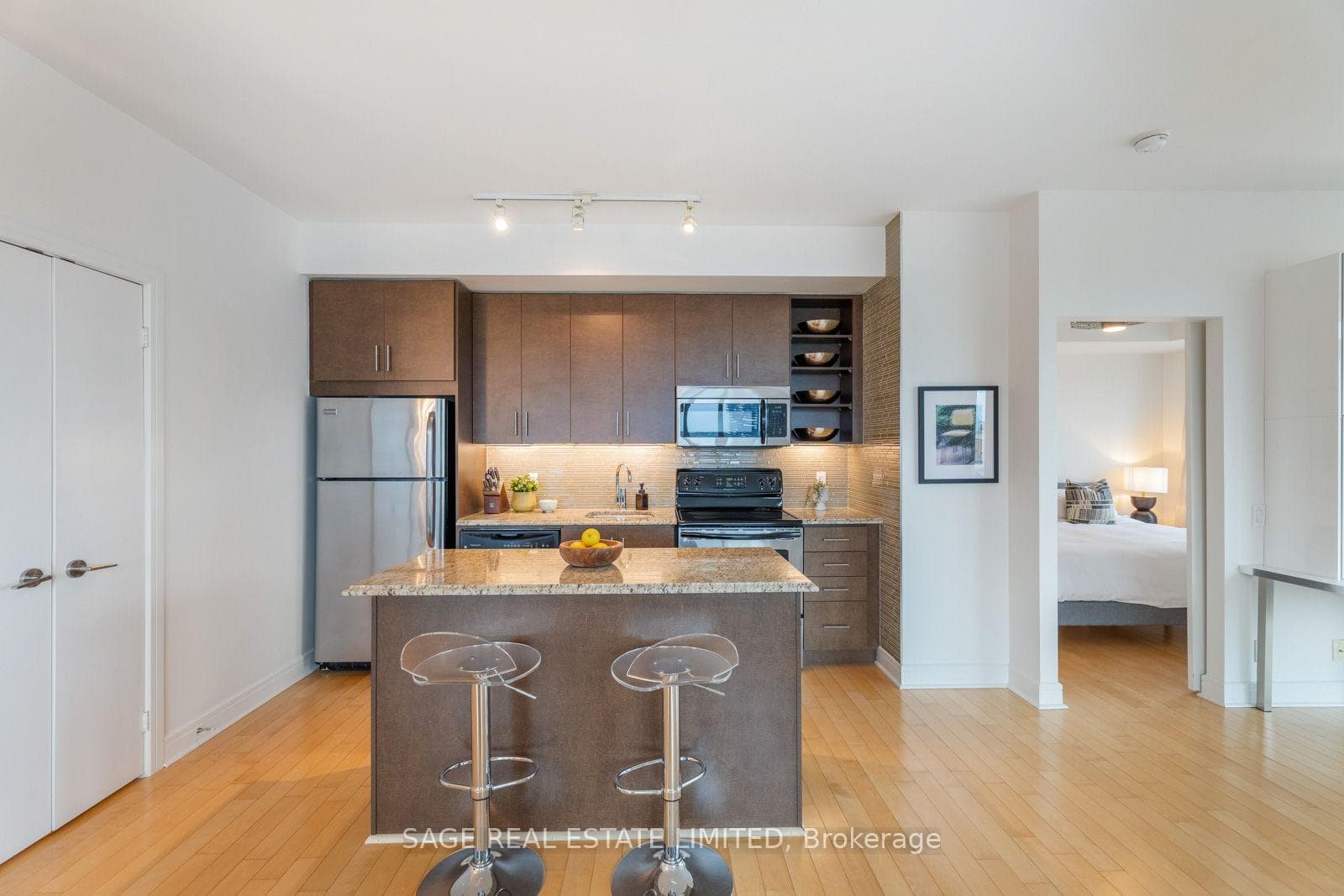 112 George St #1706