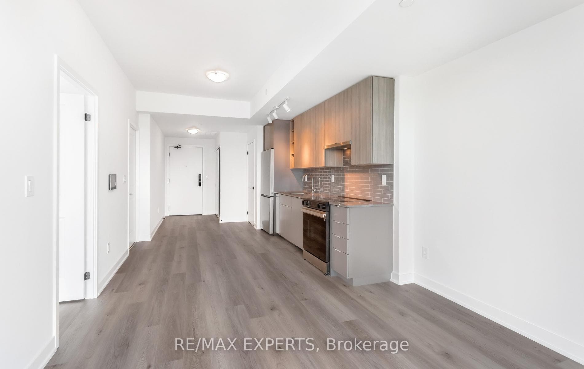 2075 Lakeshore Road Unit 1811 photo 18