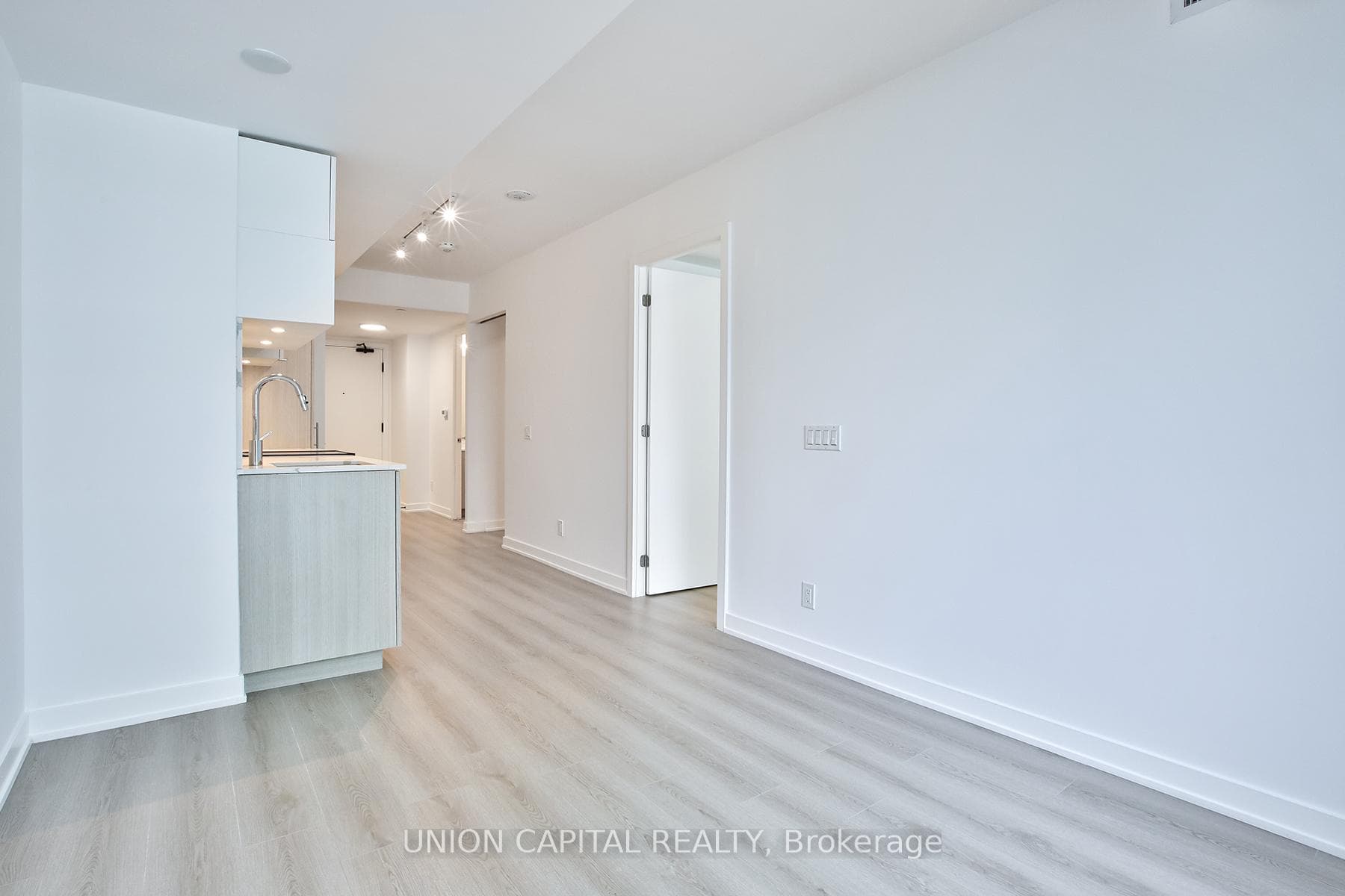 100 Queen Street Unit 2312 photo 14