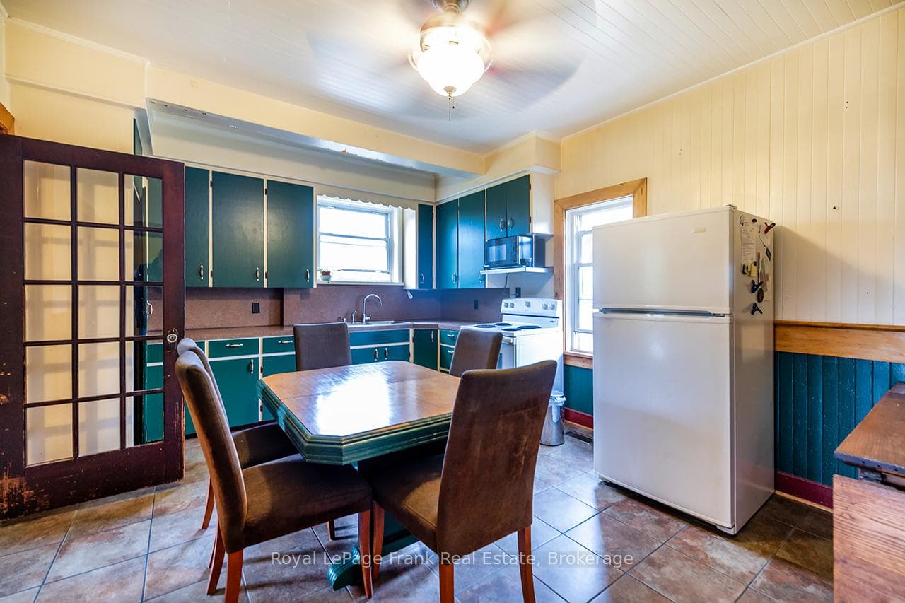 Eat In Kitchen