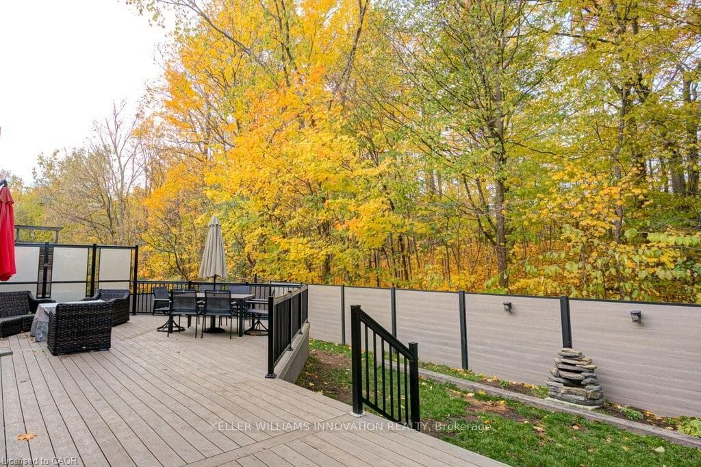 111 Glazebrook Crescent photo 44