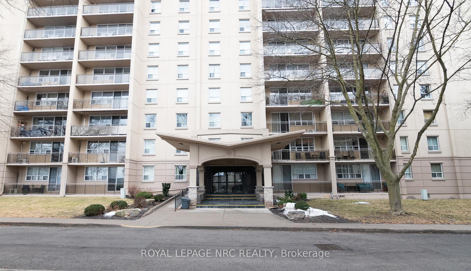 Welcome to 6400 Huggins St, Niagara Falls
