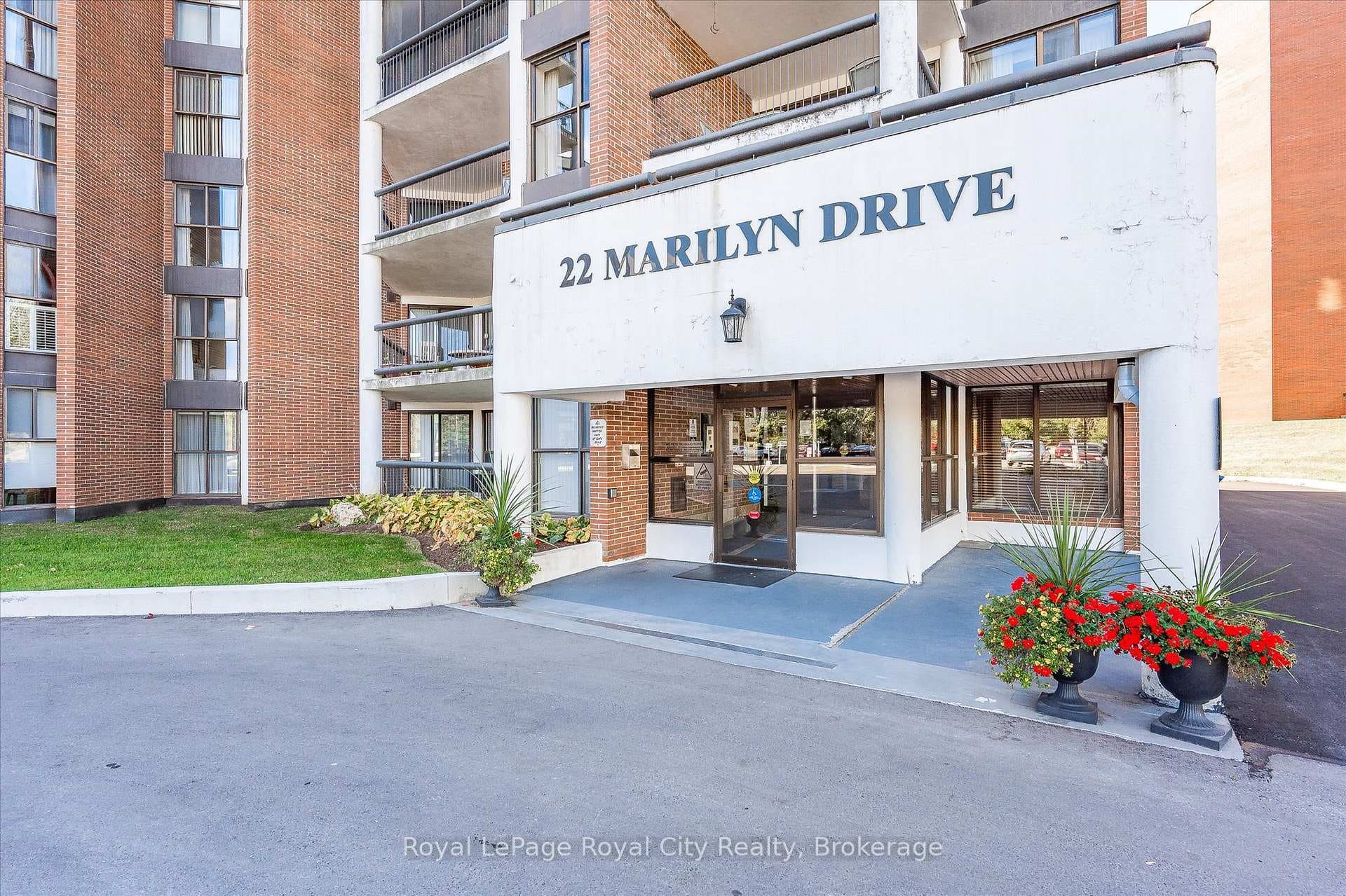 22 Marilyn Drive Unit 501 photo 4