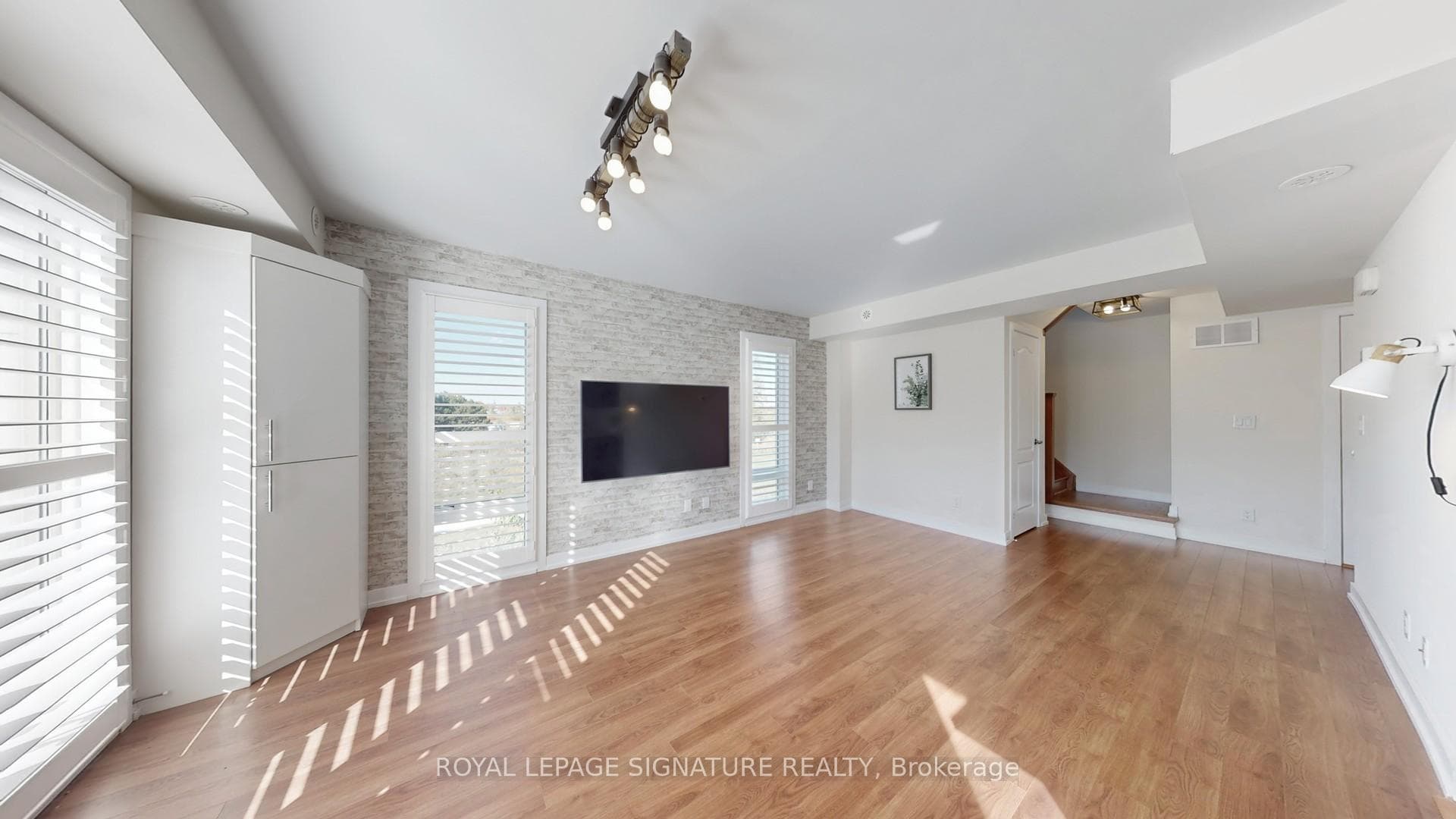 2 Dunsheath Way Unit 131 photo 5