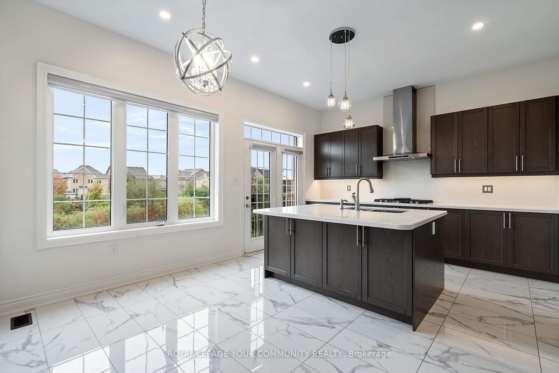 23 Pelee Avenue photo 21
