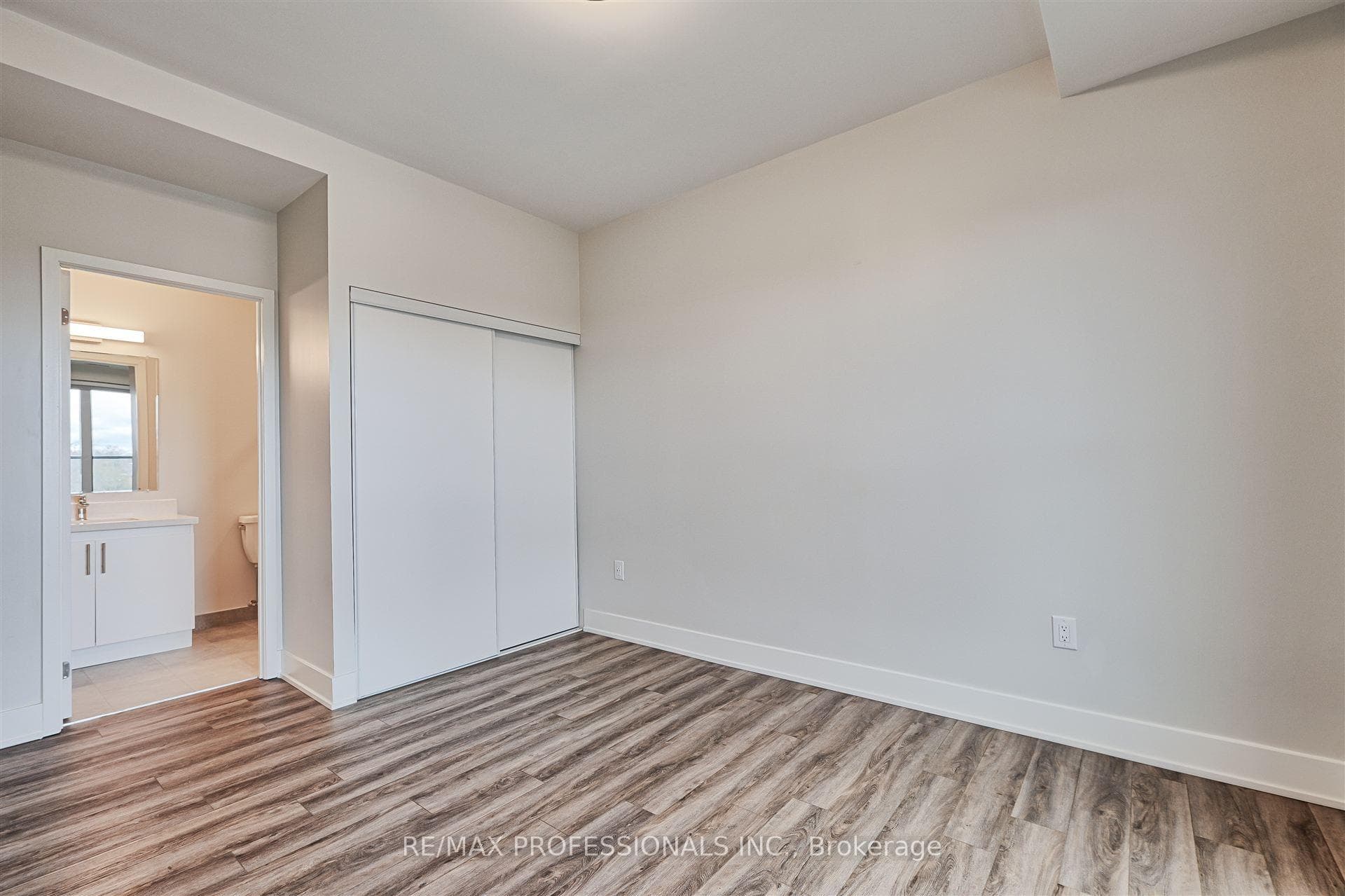 62 Dixfield Drive Unit 103 photo 14