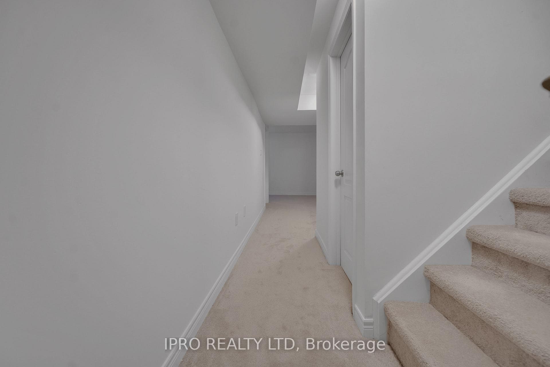 3950 Koenig Road photo 26