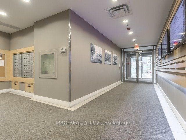 630 Queen Street Unit 214 photo 3