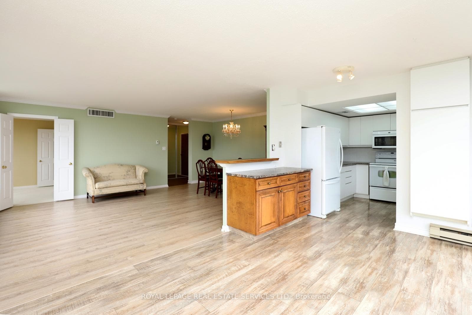 1240 Marlborough Court Unit 608 photo 16