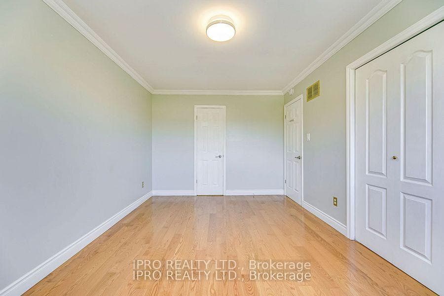 1503 Lancaster Drive photo 17