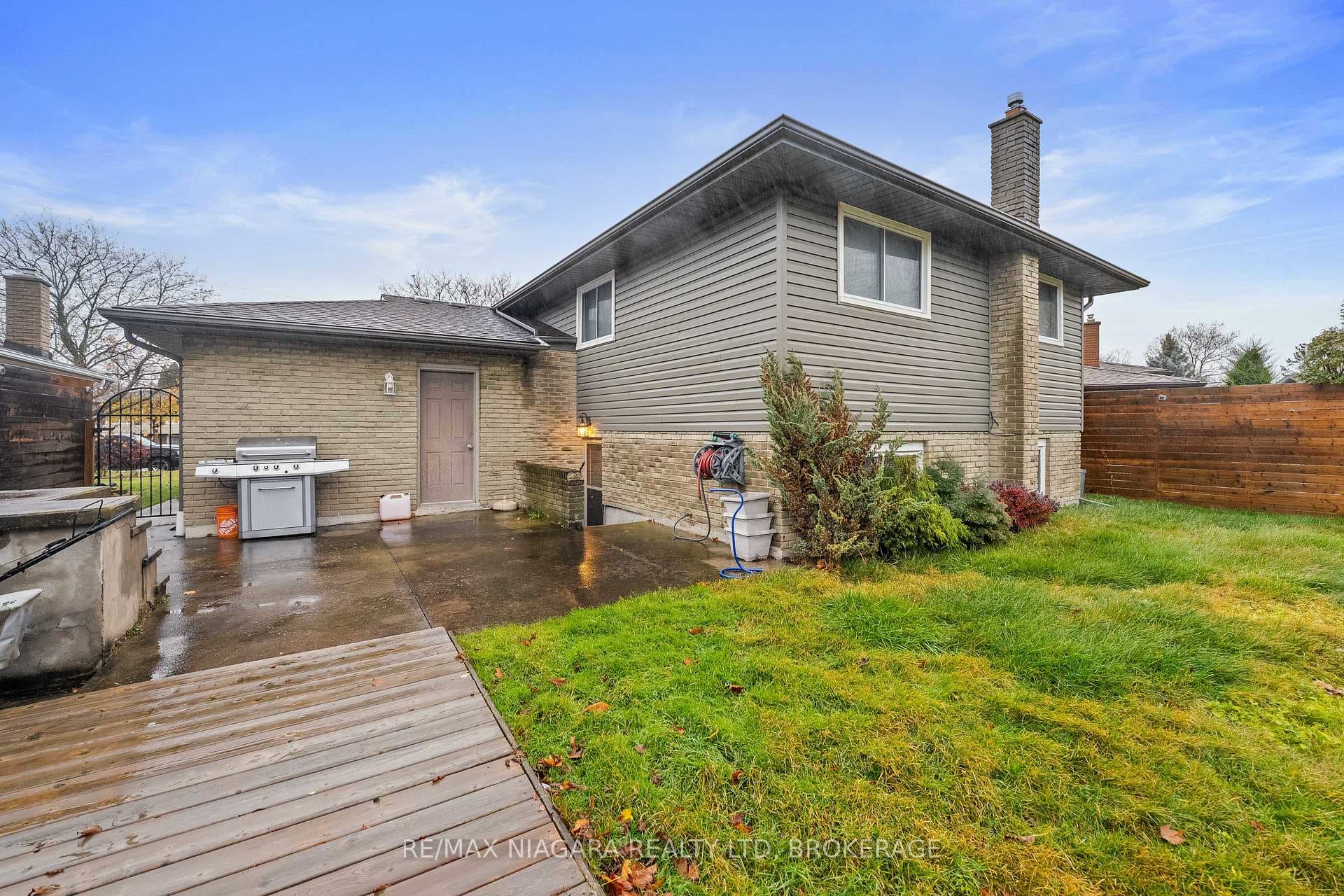 8 TRINITY Circle photo 25