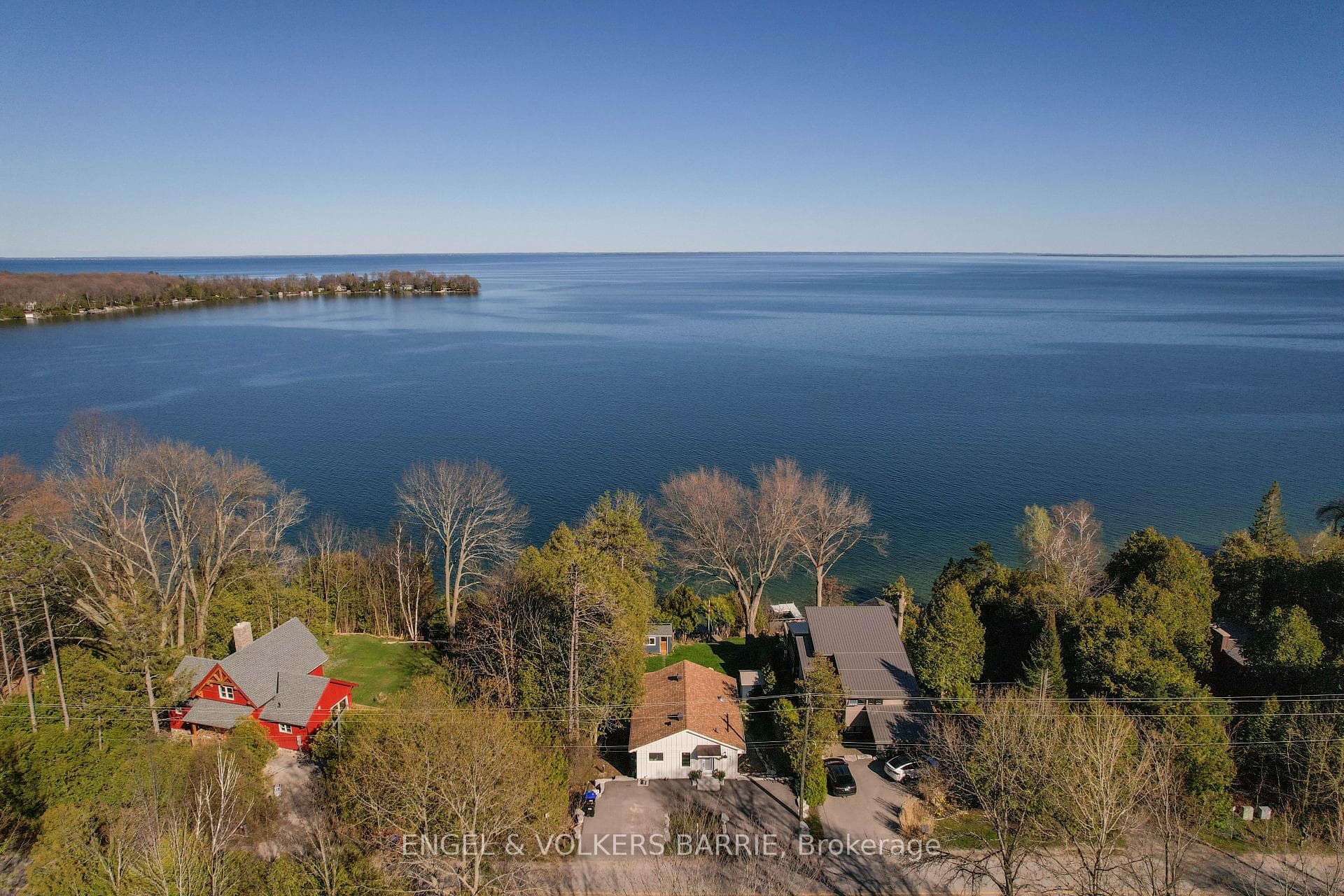 2371 Lakeshore Road photo 3