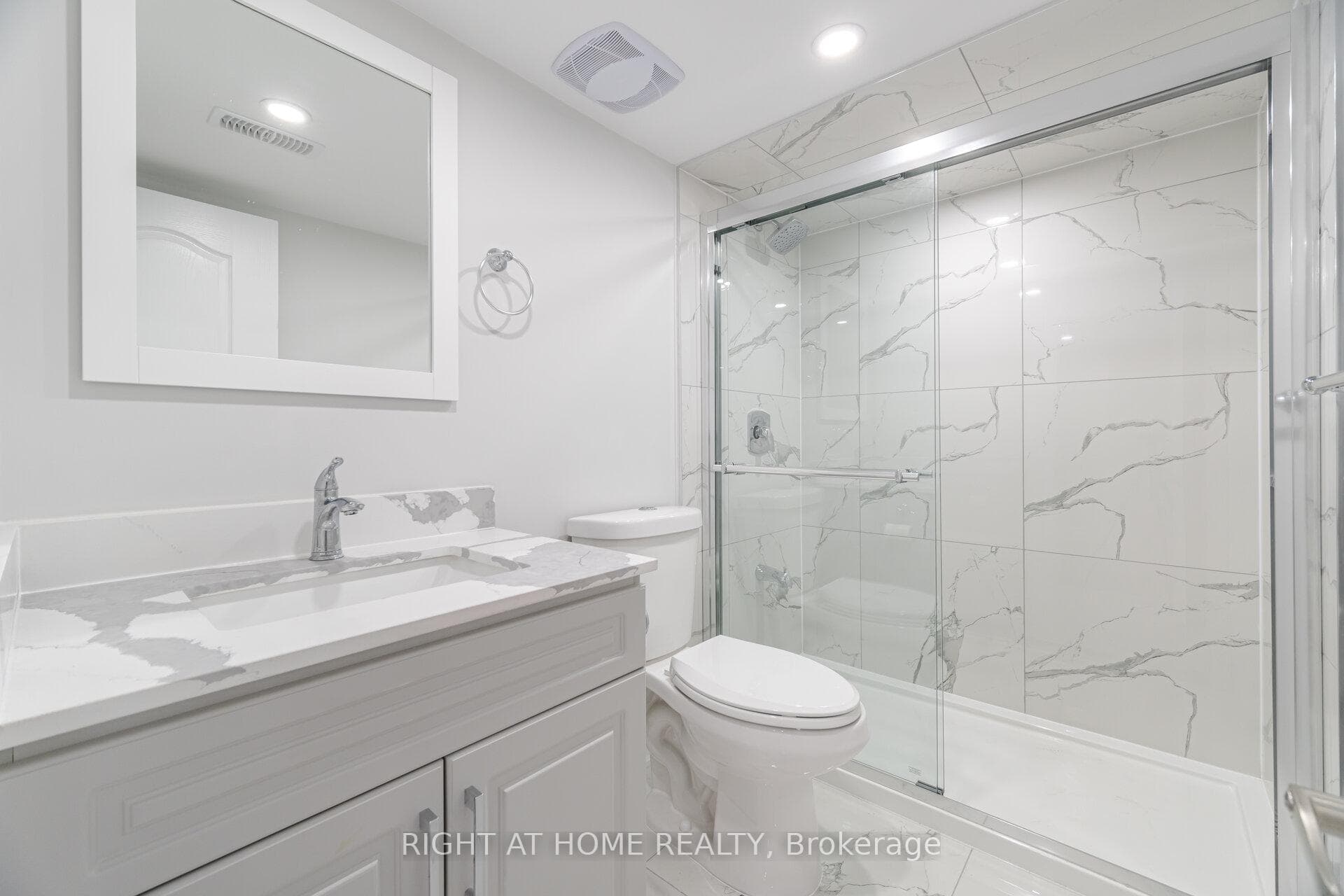 820 Rayner Court photo 33