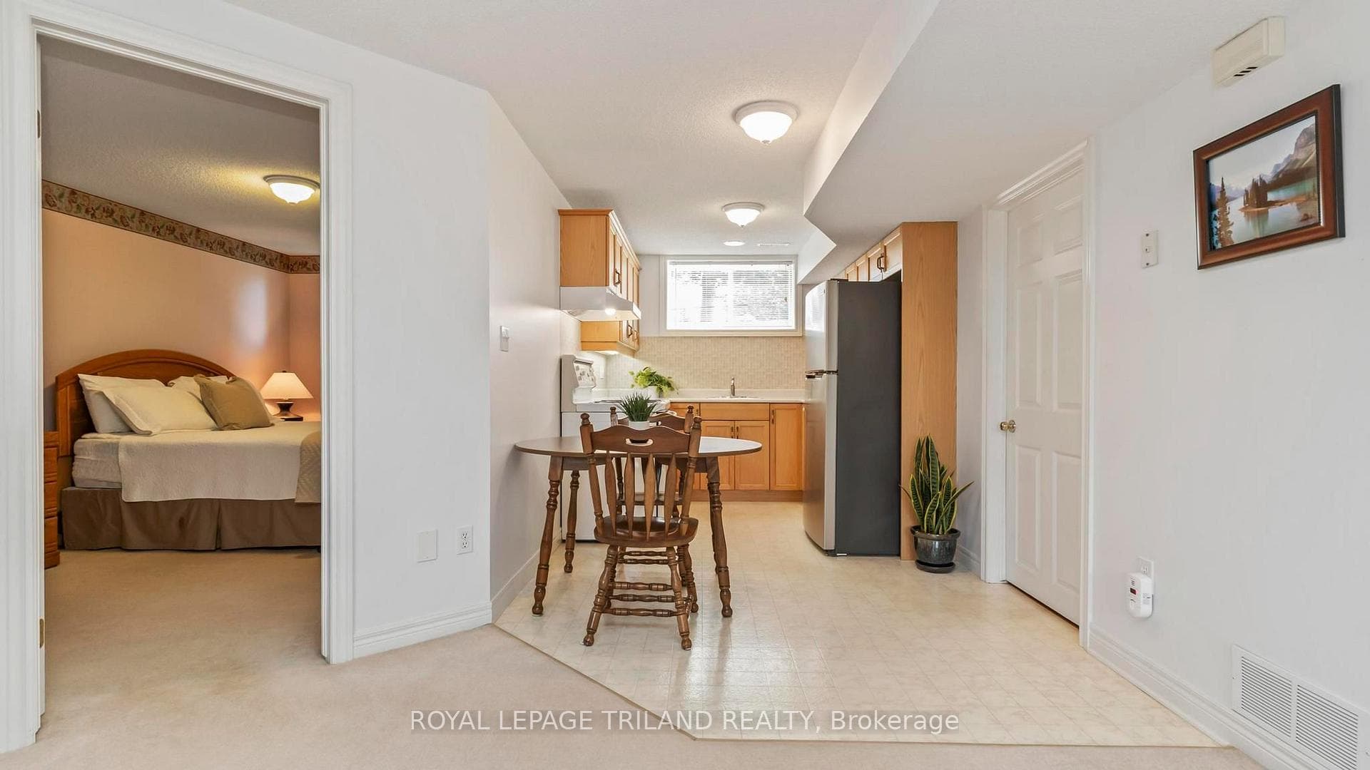 17 WINDEMERE Place photo 30