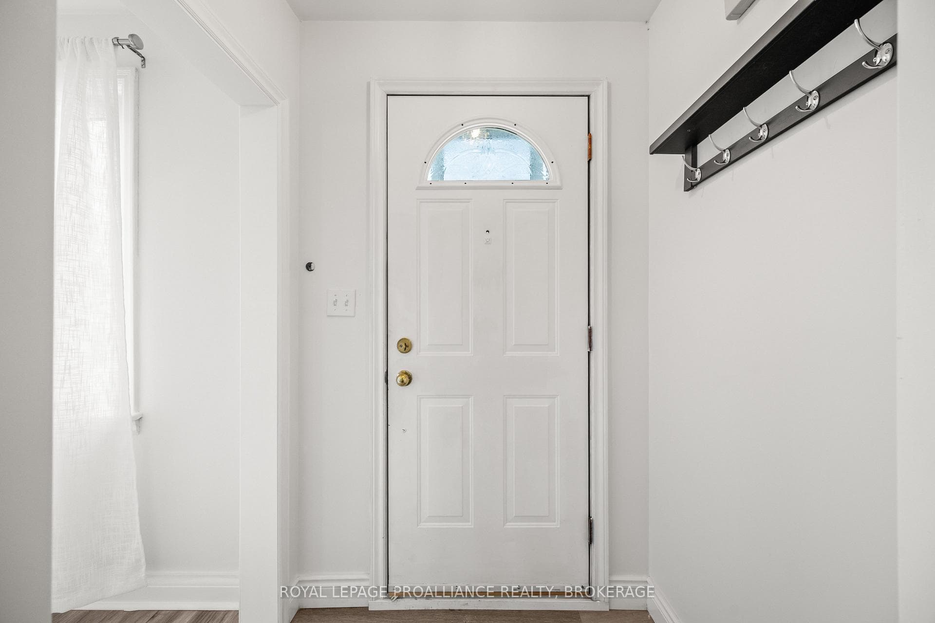 260 Elmwood Street photo 4