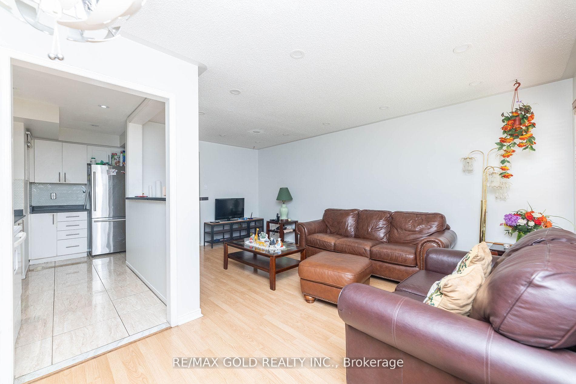124 Kenwood Drive photo 8
