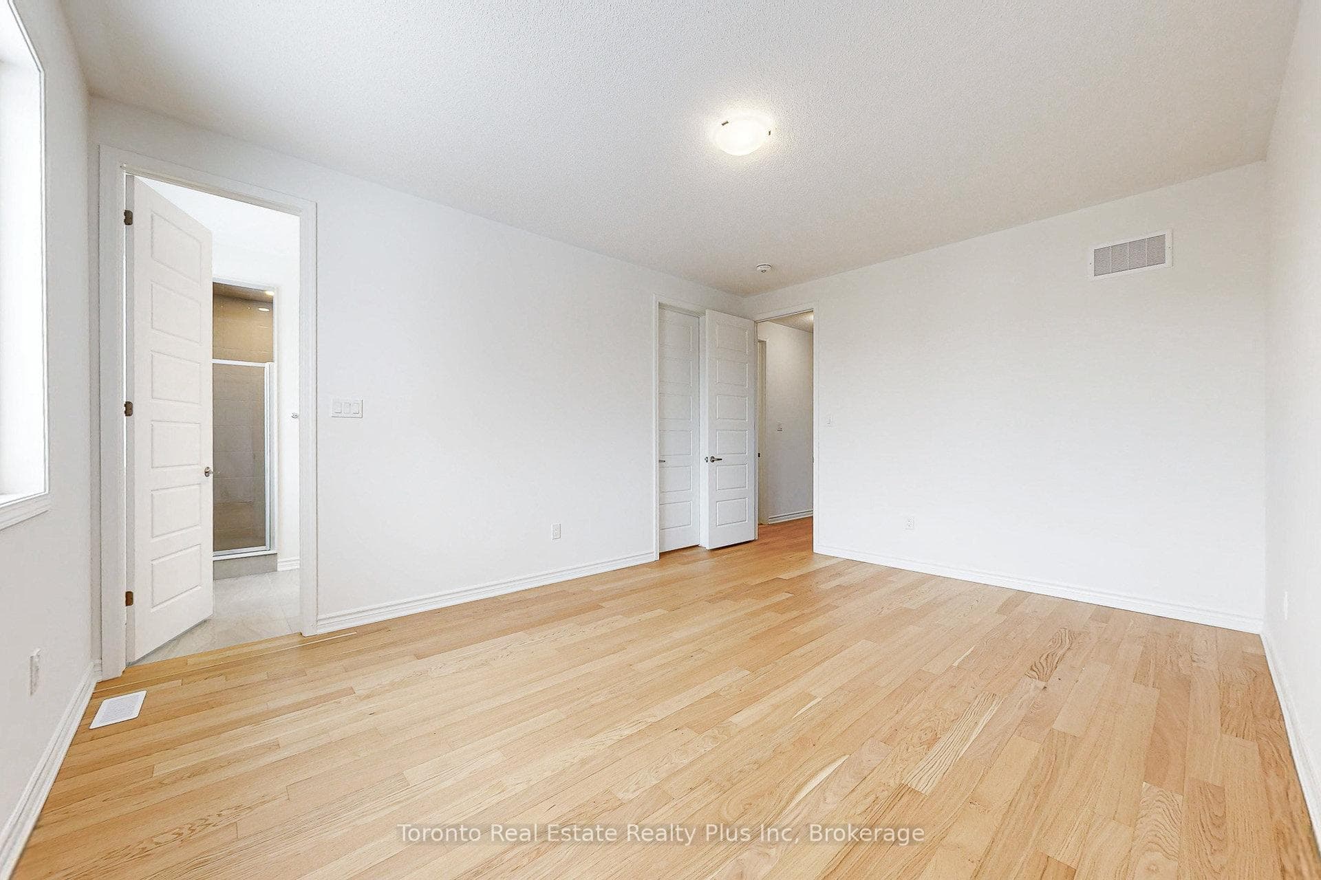 1476 Melville bonus Crescent photo 29
