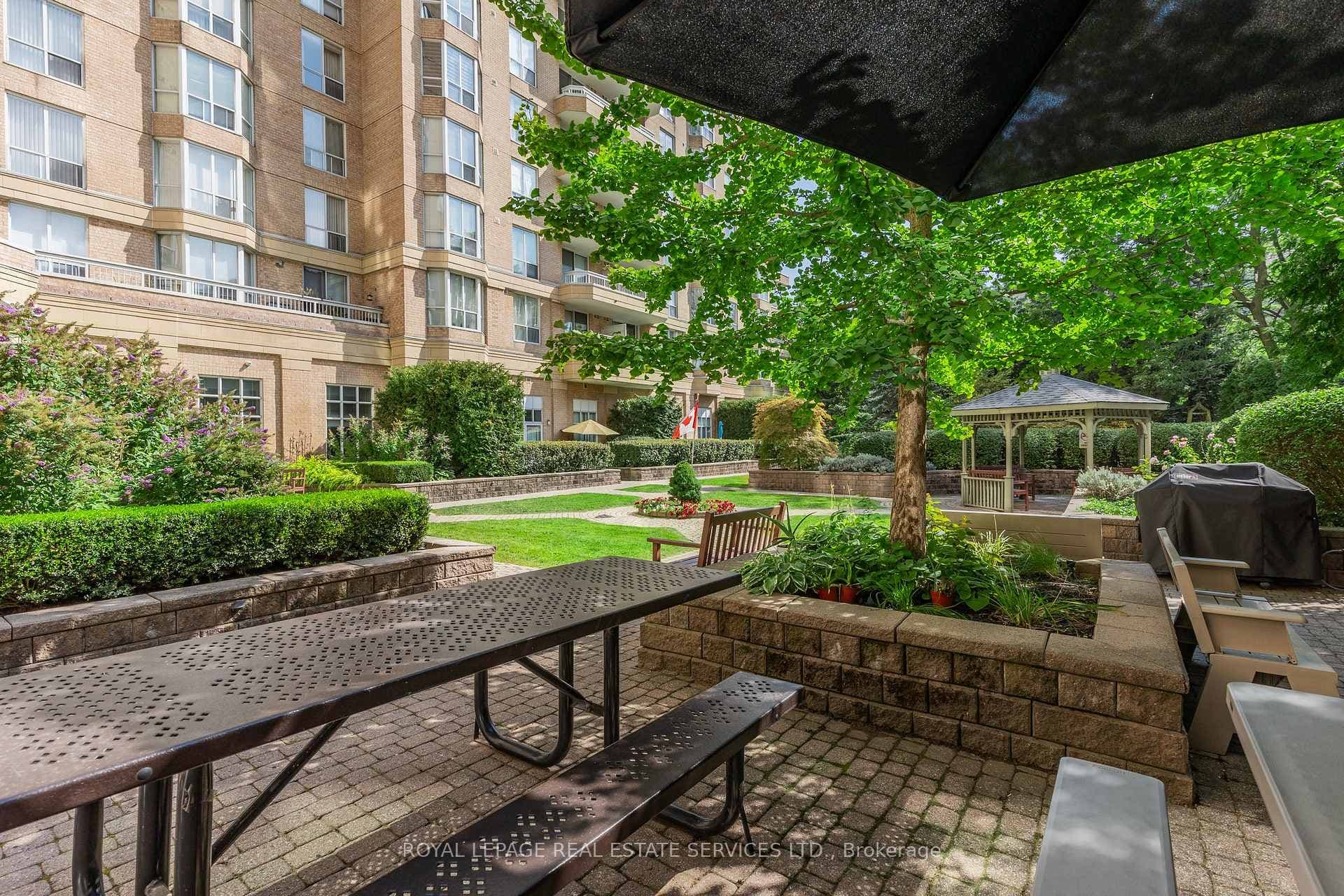 11 Thorncliffe Pk Drive Unit 204 photo 17