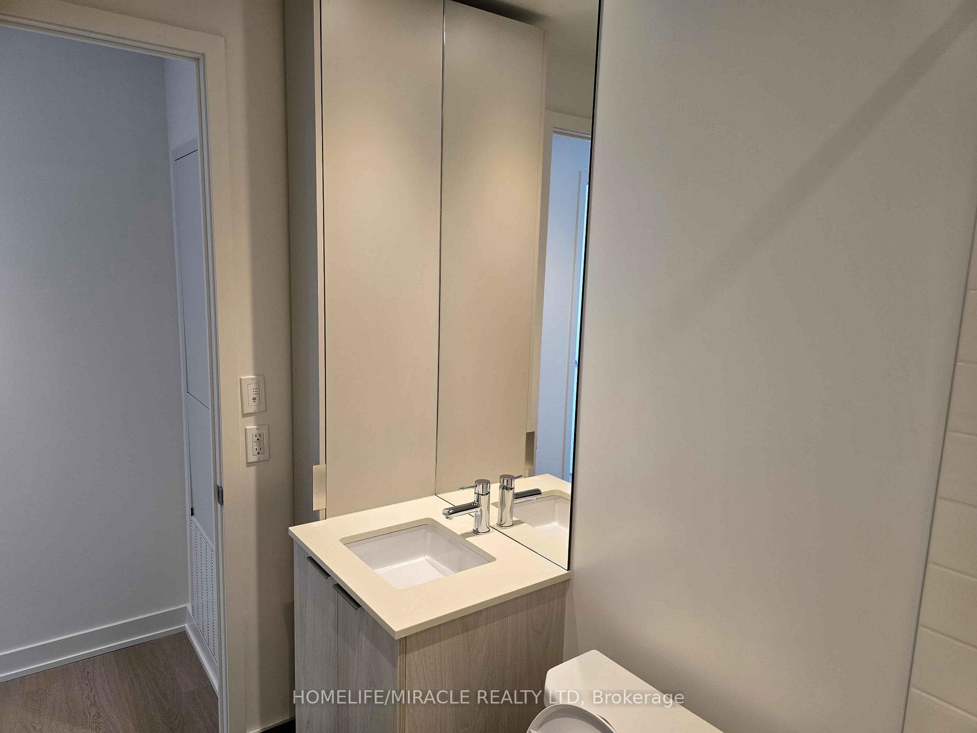 448 Burnhamthorpe Road Unit 2606 photo 14