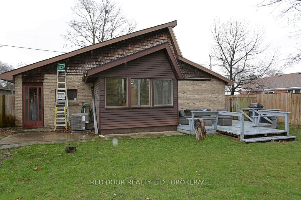 735 Easy Street photo 35