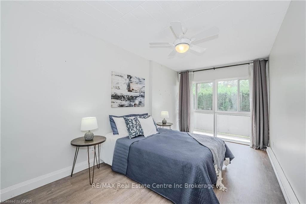 105 CONROY Crescent Unit 106 photo 7