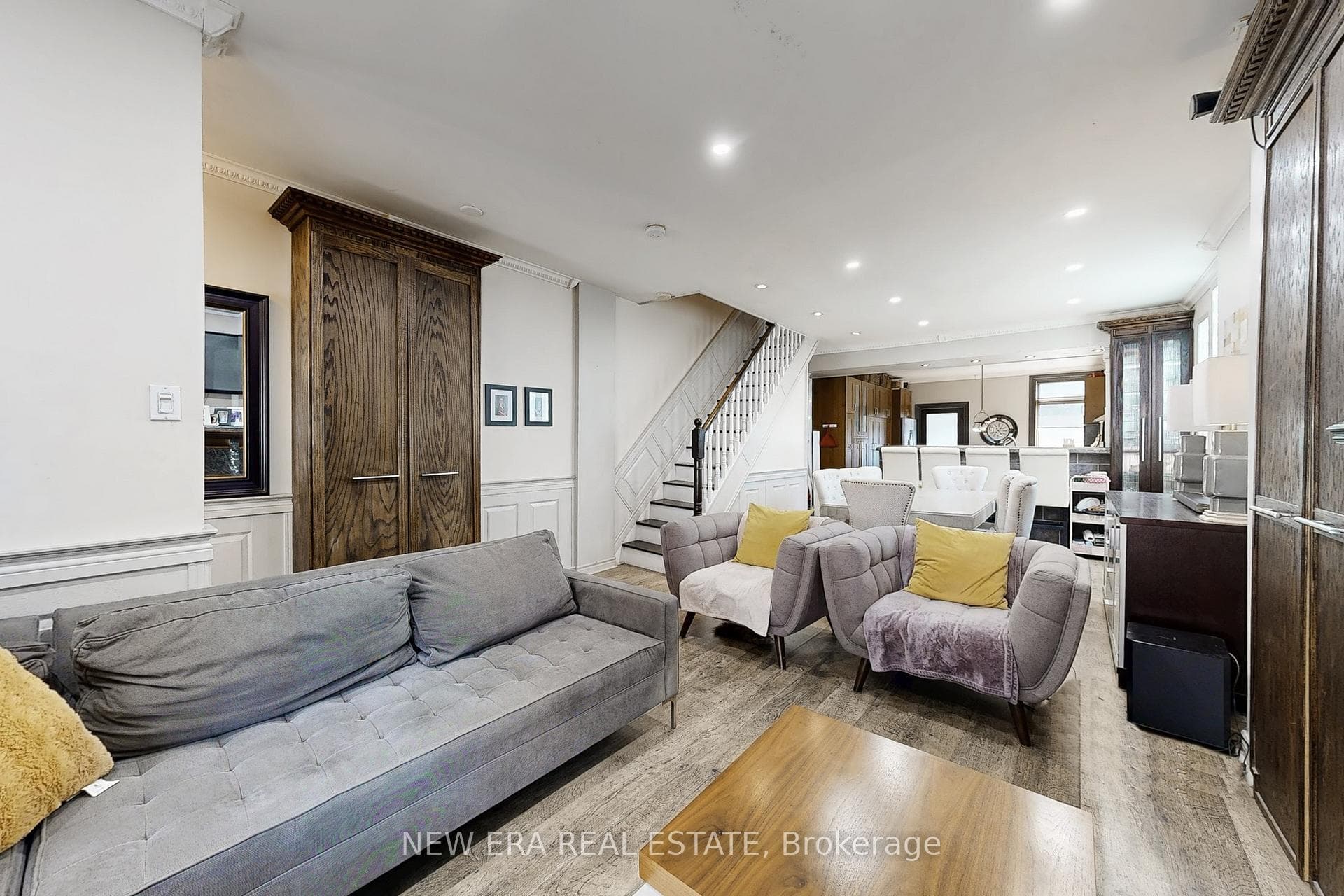 53 Burnfield Avenue photo 5