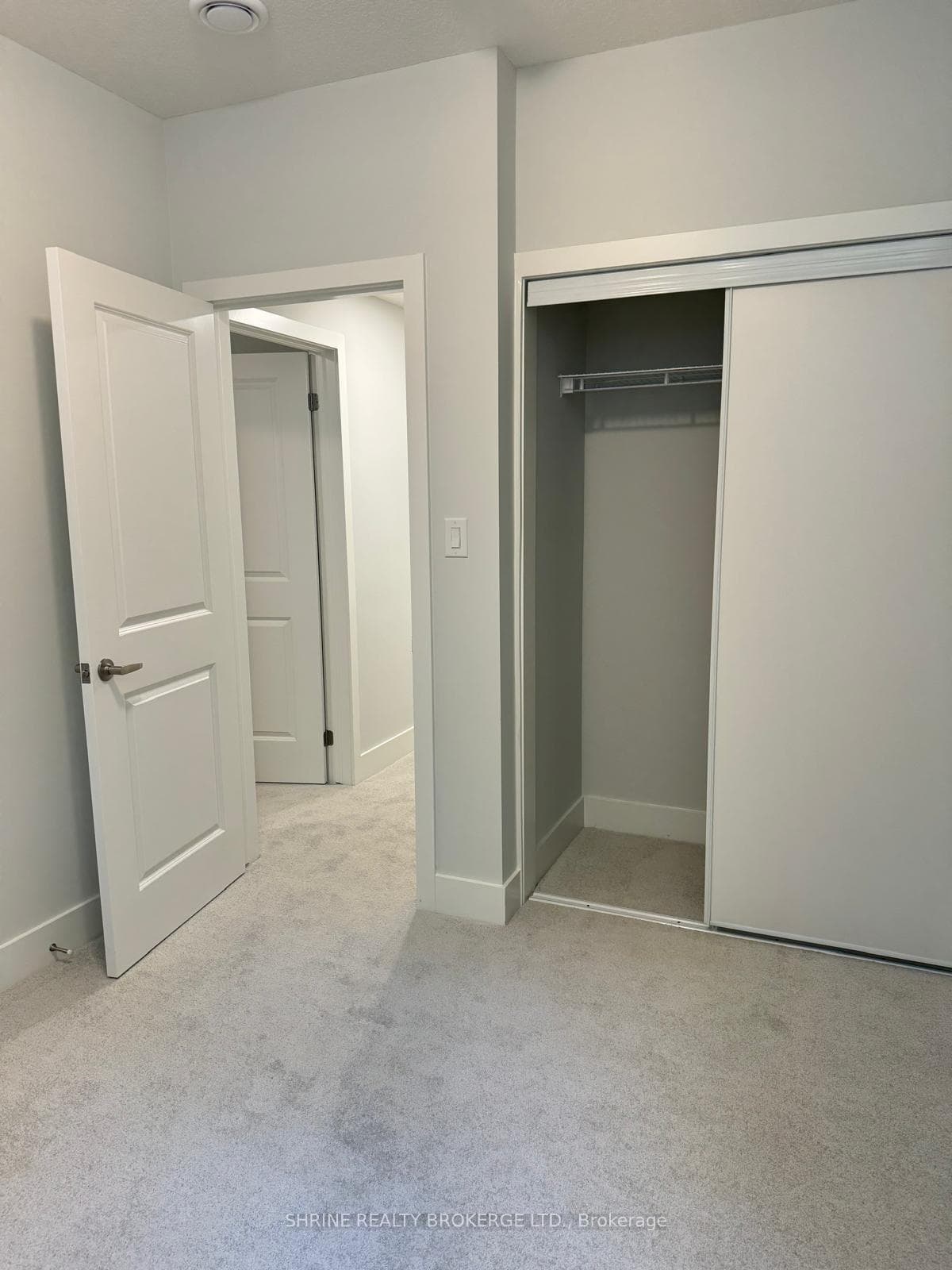 990 Deveron Crescent Unit 23 photo 13