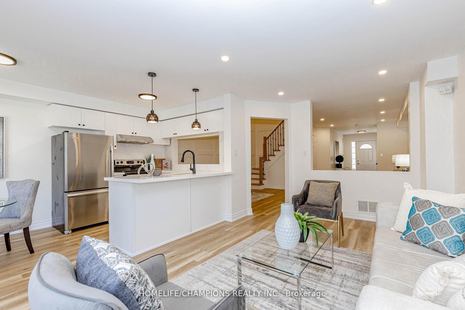 27 Tasker Crescent photo 7