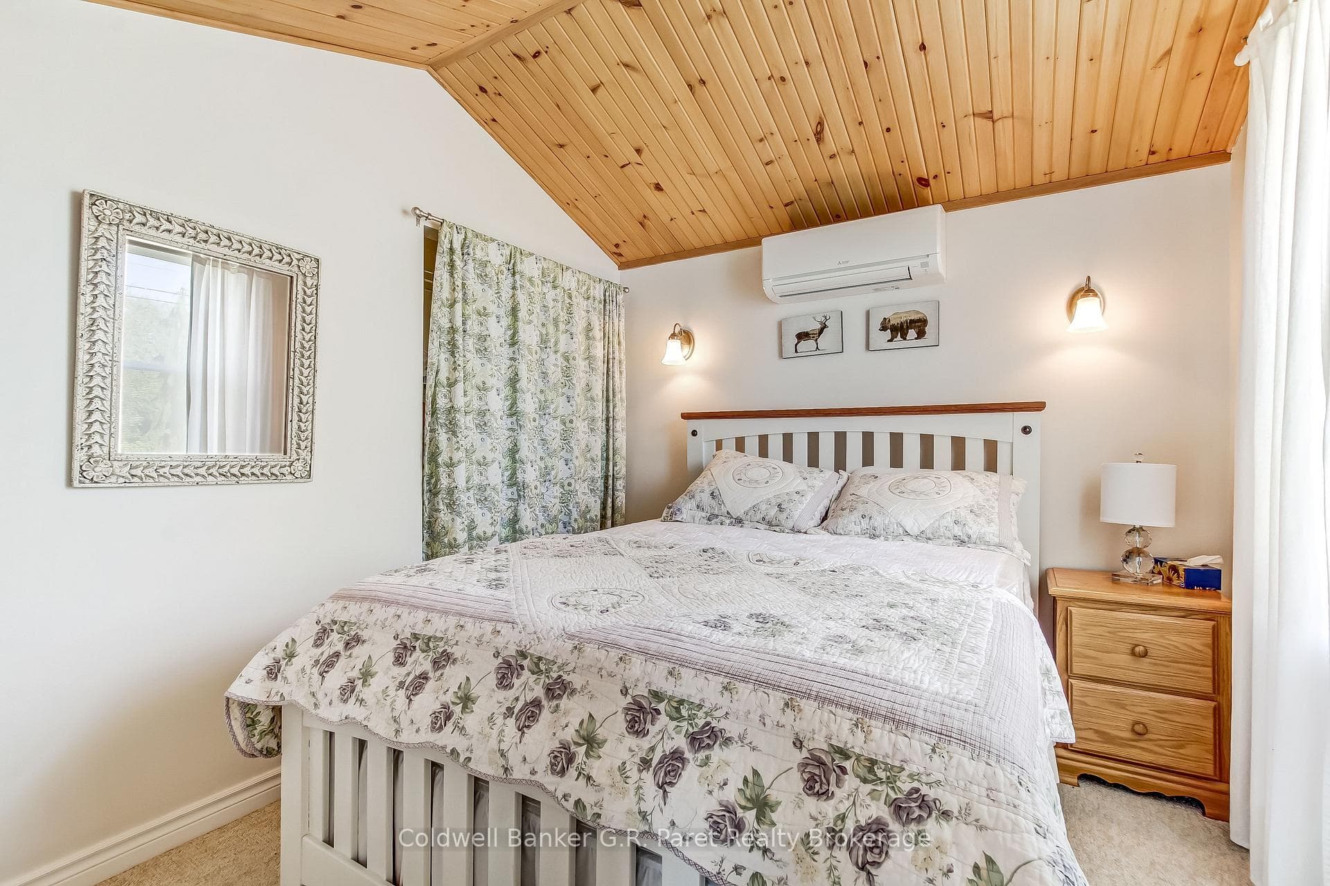Crew's Nest - Primary bedroom.