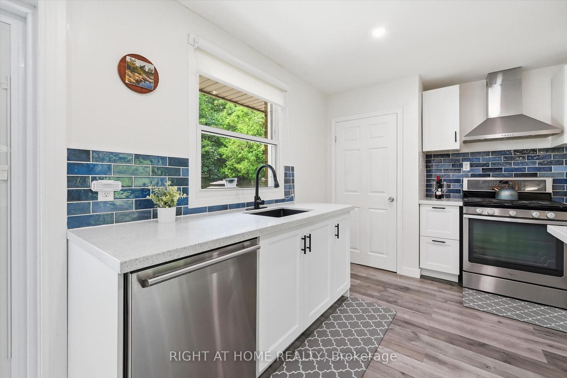 263 Weir's Lane photo 12