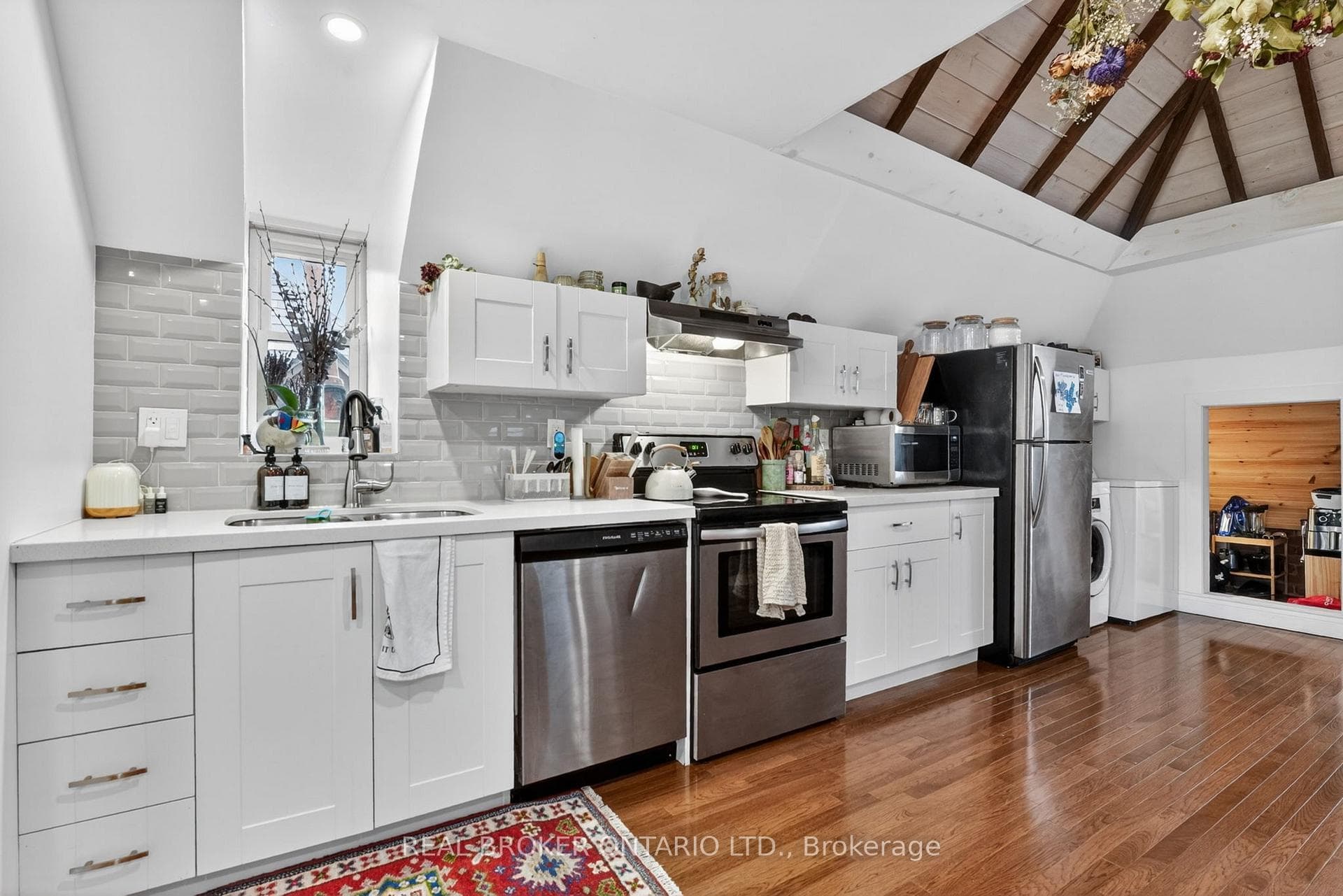 137 Sherman Avenue photo 25