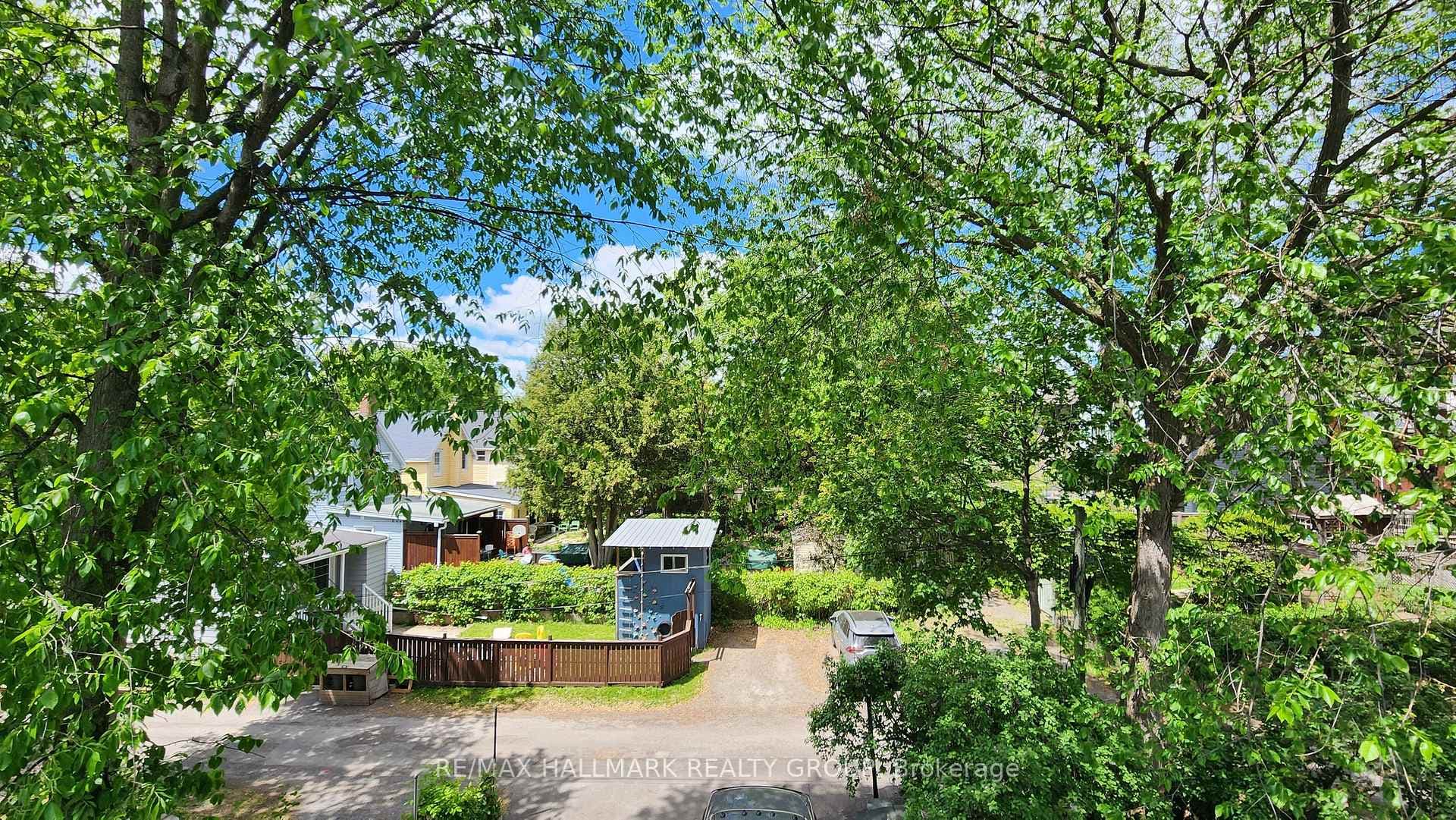 371 Sunnyside Avenue photo 34