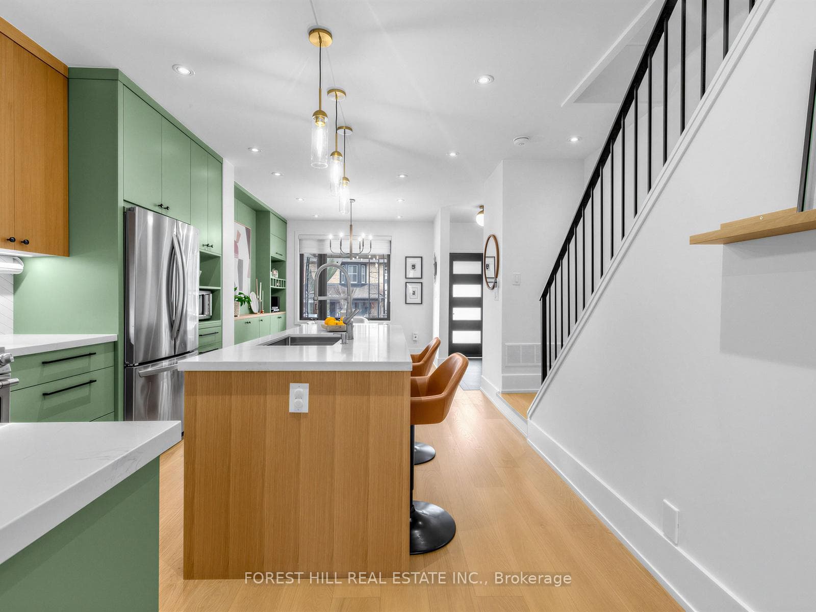 351 Montrose Avenue photo 19