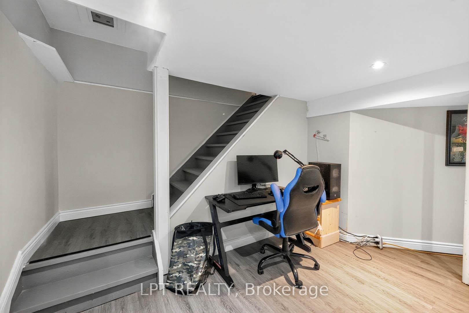 14 Caledon Crescent photo 32