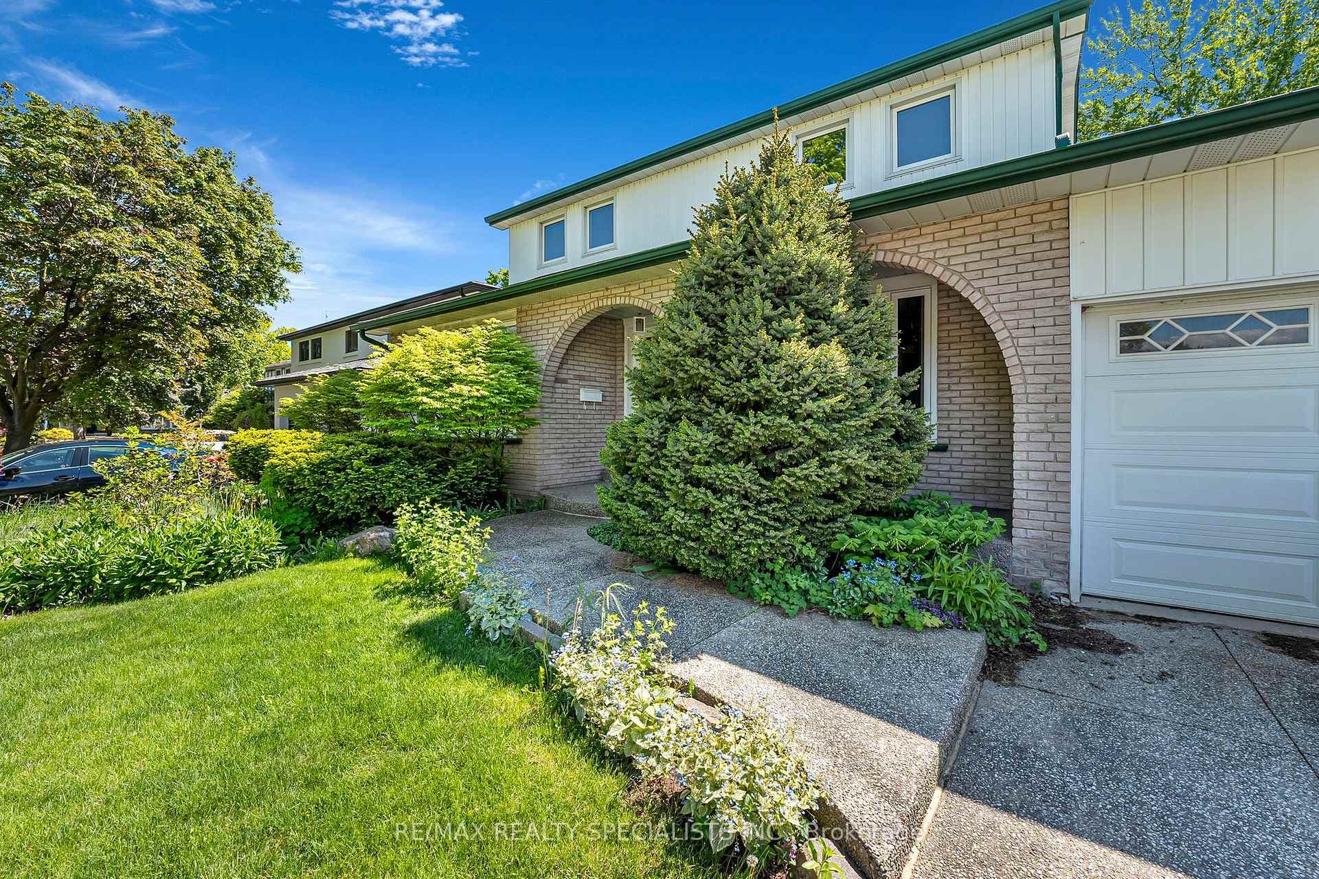 2488 Waterford Street photo 35