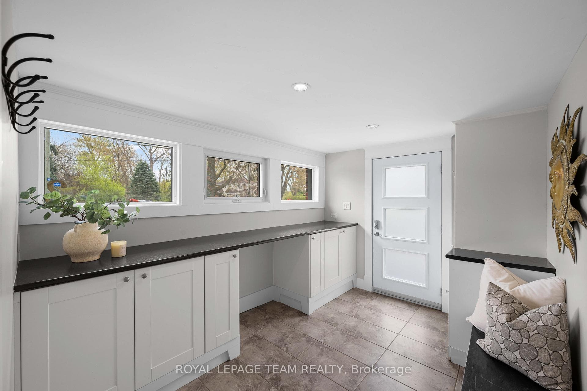 2 Lockview Road photo 14