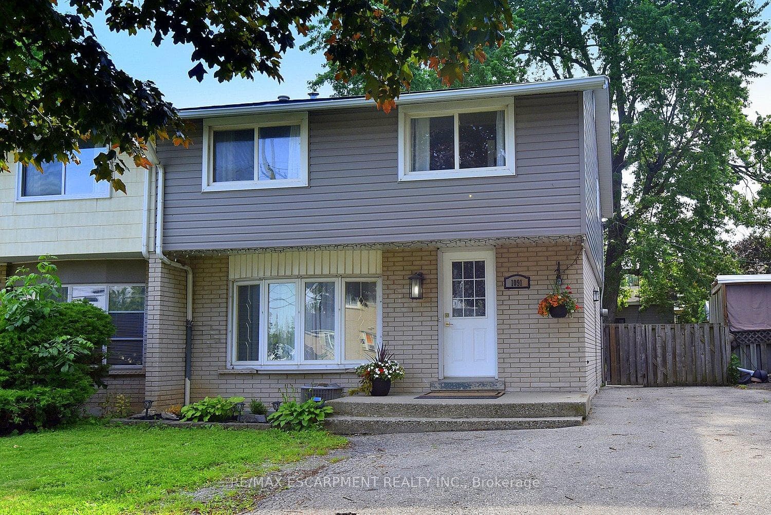 1091 Upper Wellington Street photo 1