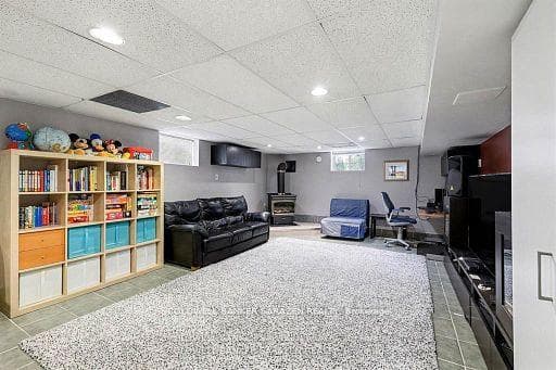 868 Duberry Street photo 16