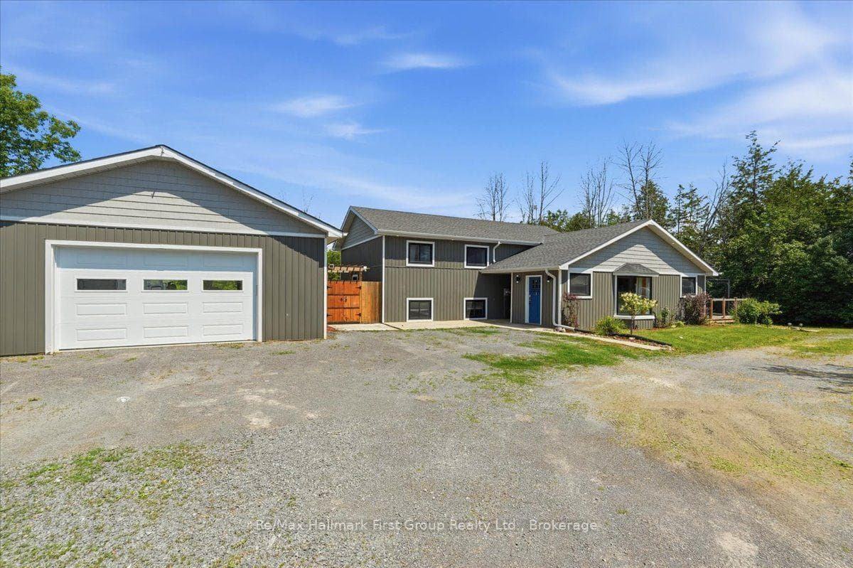 1233 Lazier Road photo 1