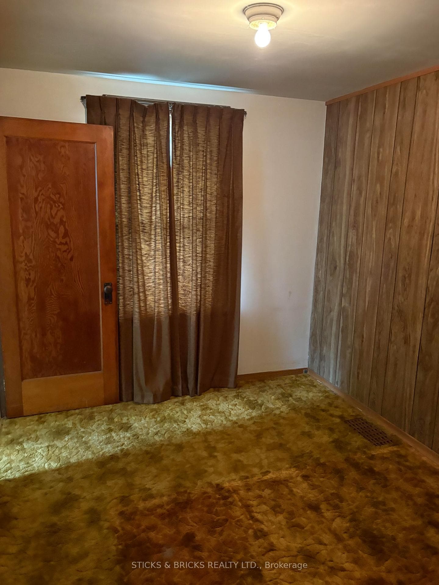 3826 Welland Street photo 16
