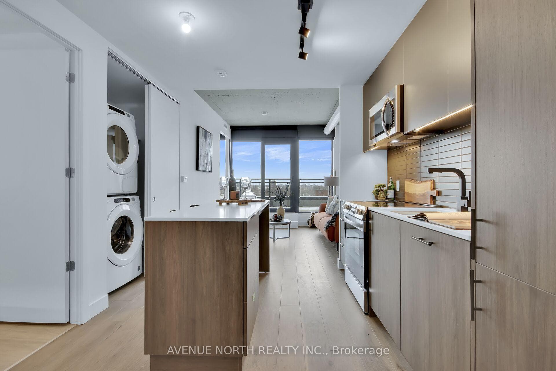 10 JAMES Street Unit 809/LPH9 photo 5