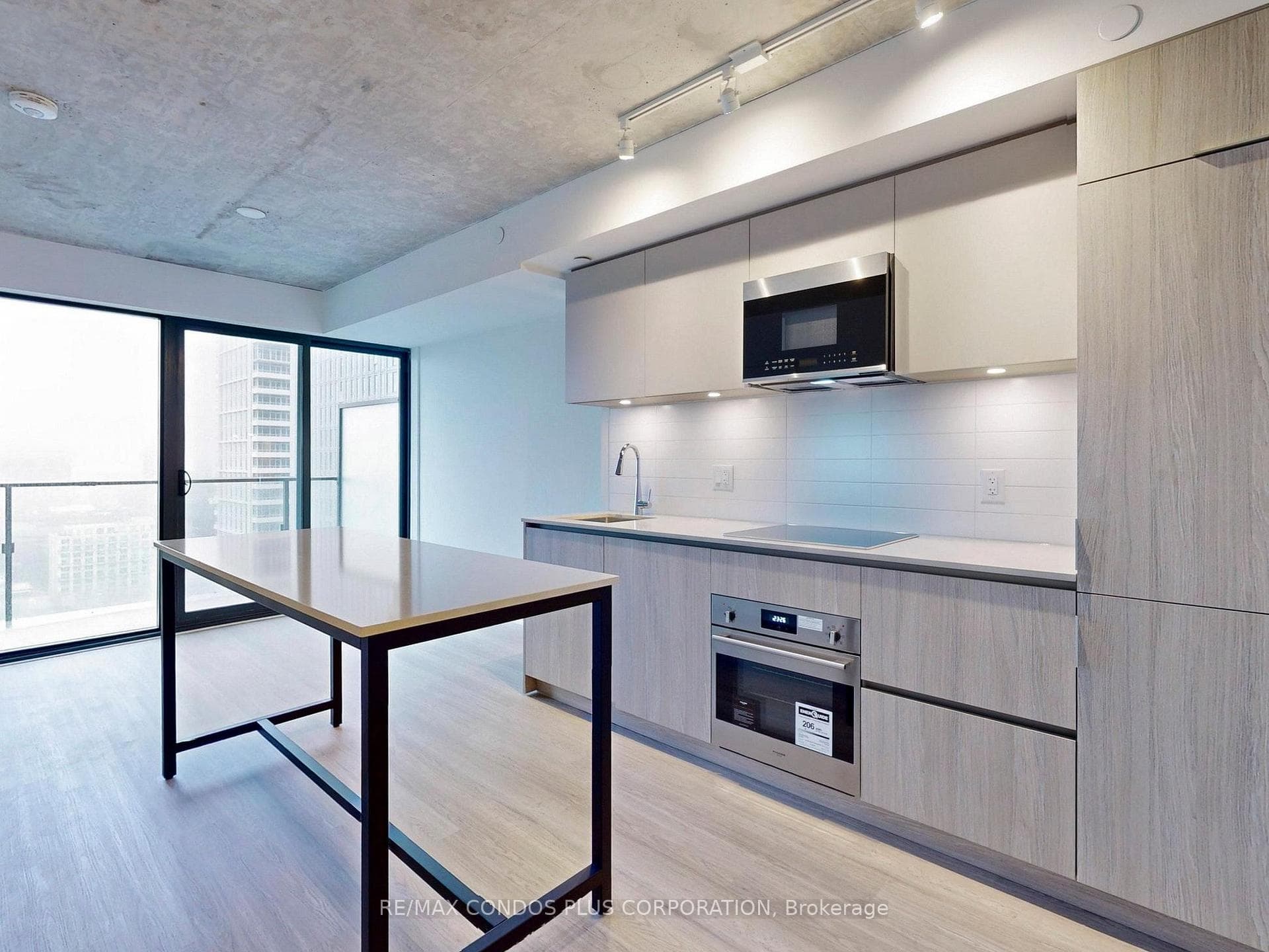 Dining Room & Kitchen