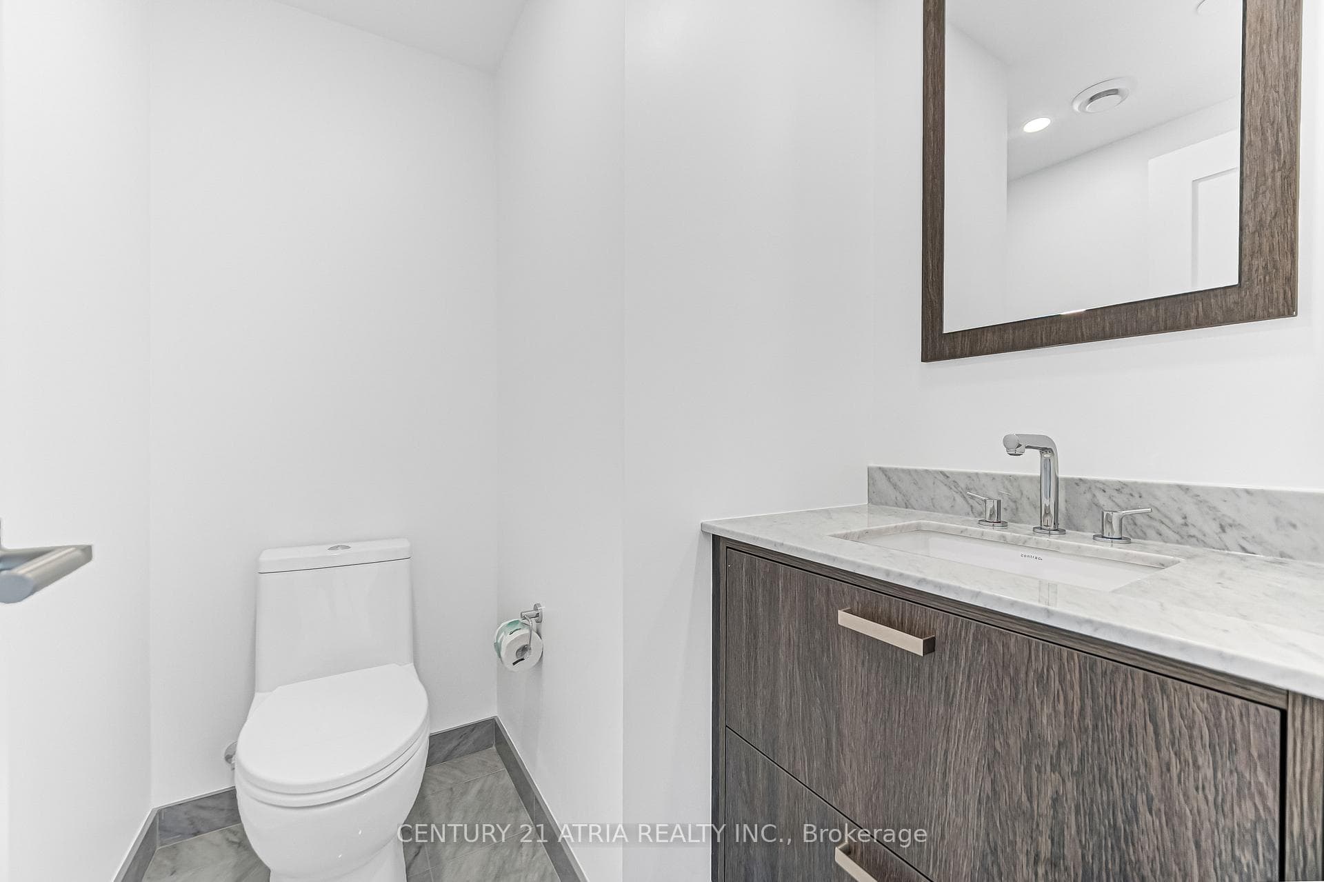 259 The Kingsway N/A Unit 606 photo 22