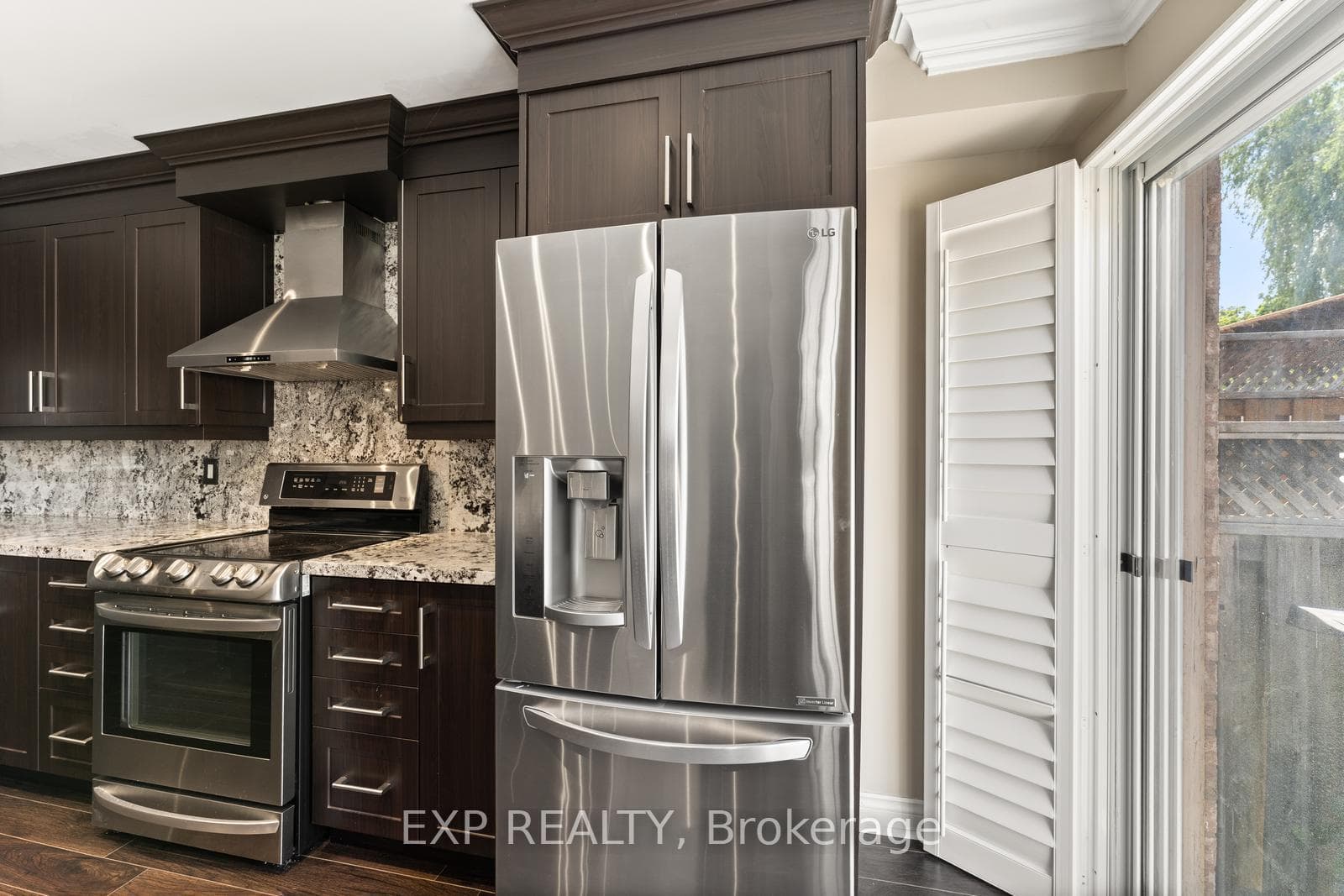 46 Waterbury Street photo 18