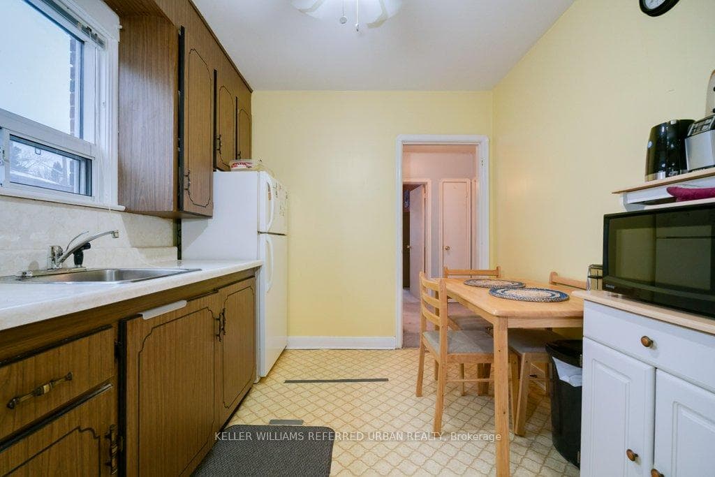 984 Victoria Park Avenue photo 12